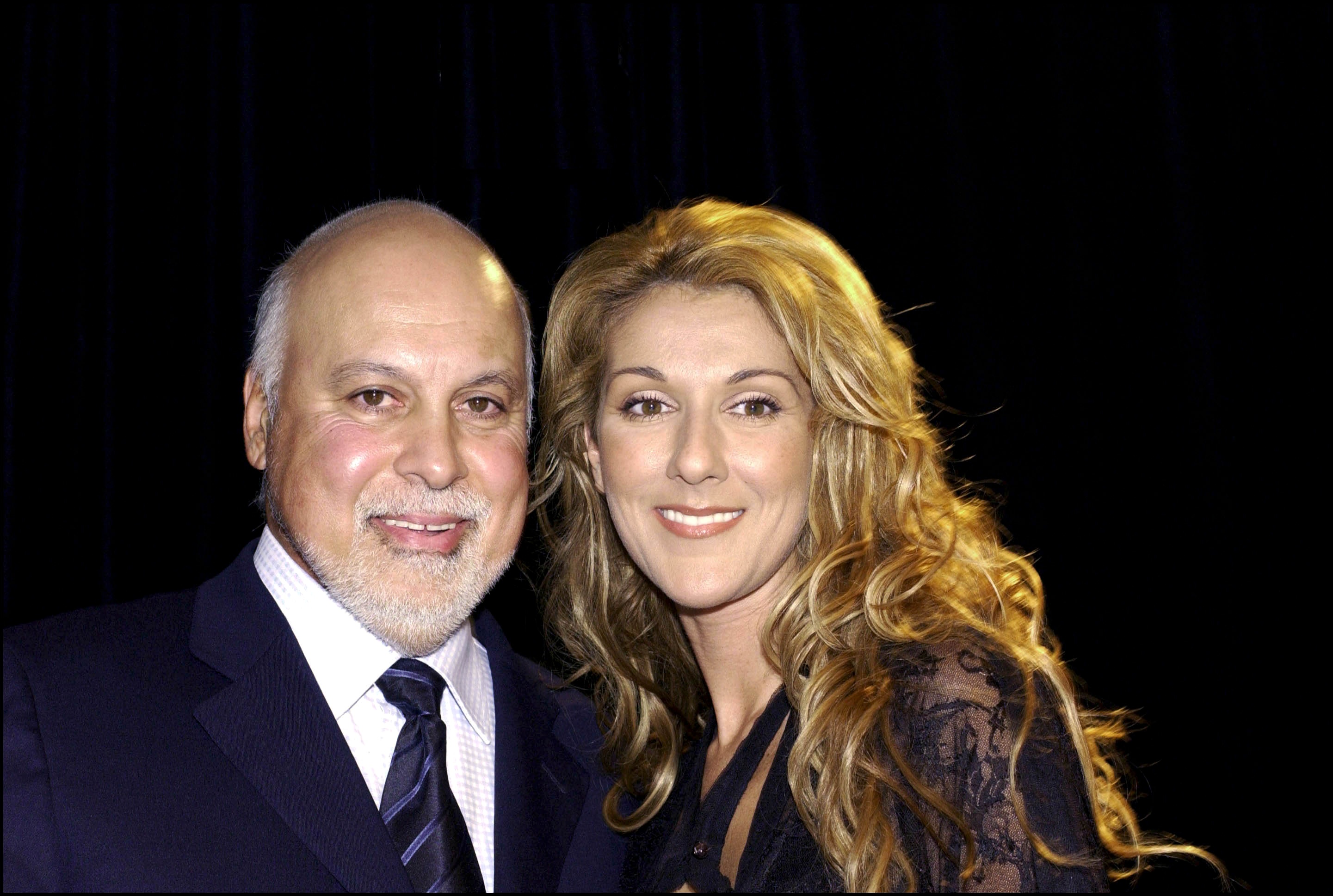 Celine Dion und Ehemann René Angélil enthüllen ihren Bronze Star in Montreal, Kanada, am 26. September 2002 | Quelle: Getty Images