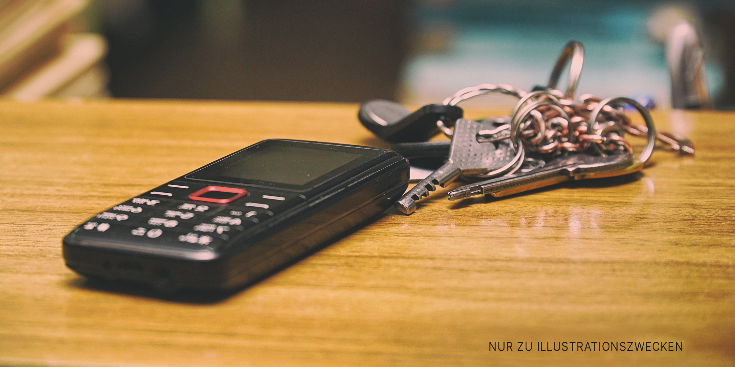 Telefon und Schlüssel | Quelle: Shutterstock