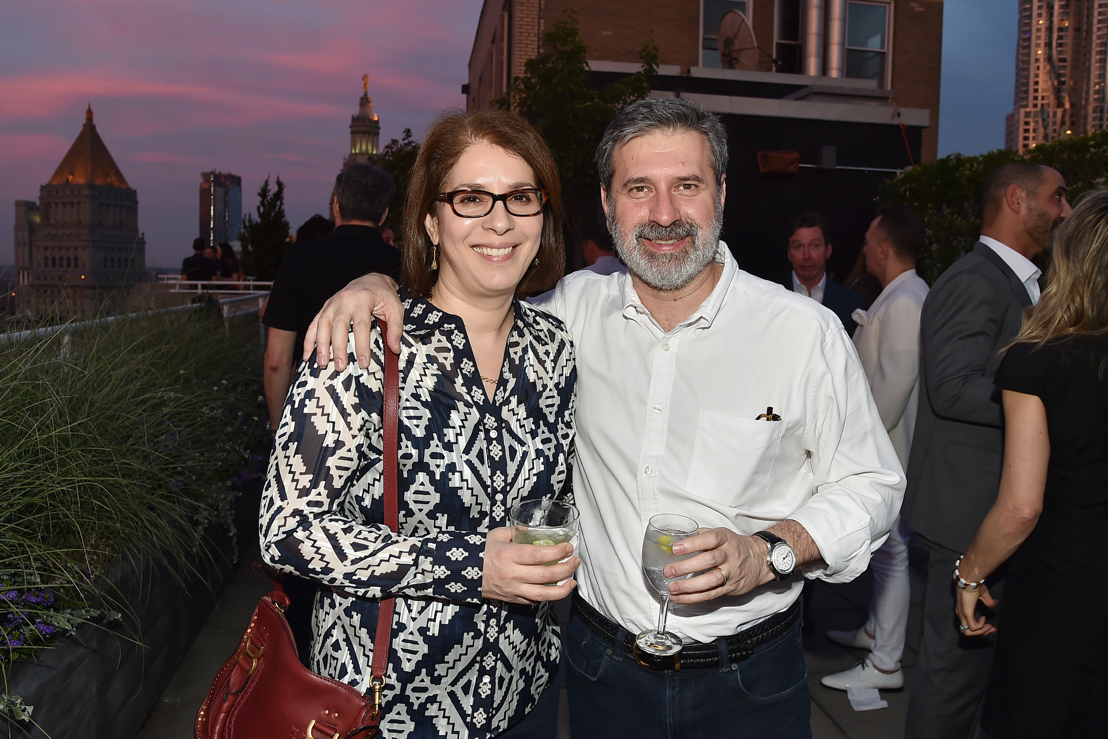 Neda und Christopher Morvillo bei der Veranstaltung Summer Birthday Cocktails For Lawrence Kaplan in New York City am 21. Juni 2018 | Quelle: Getty Images