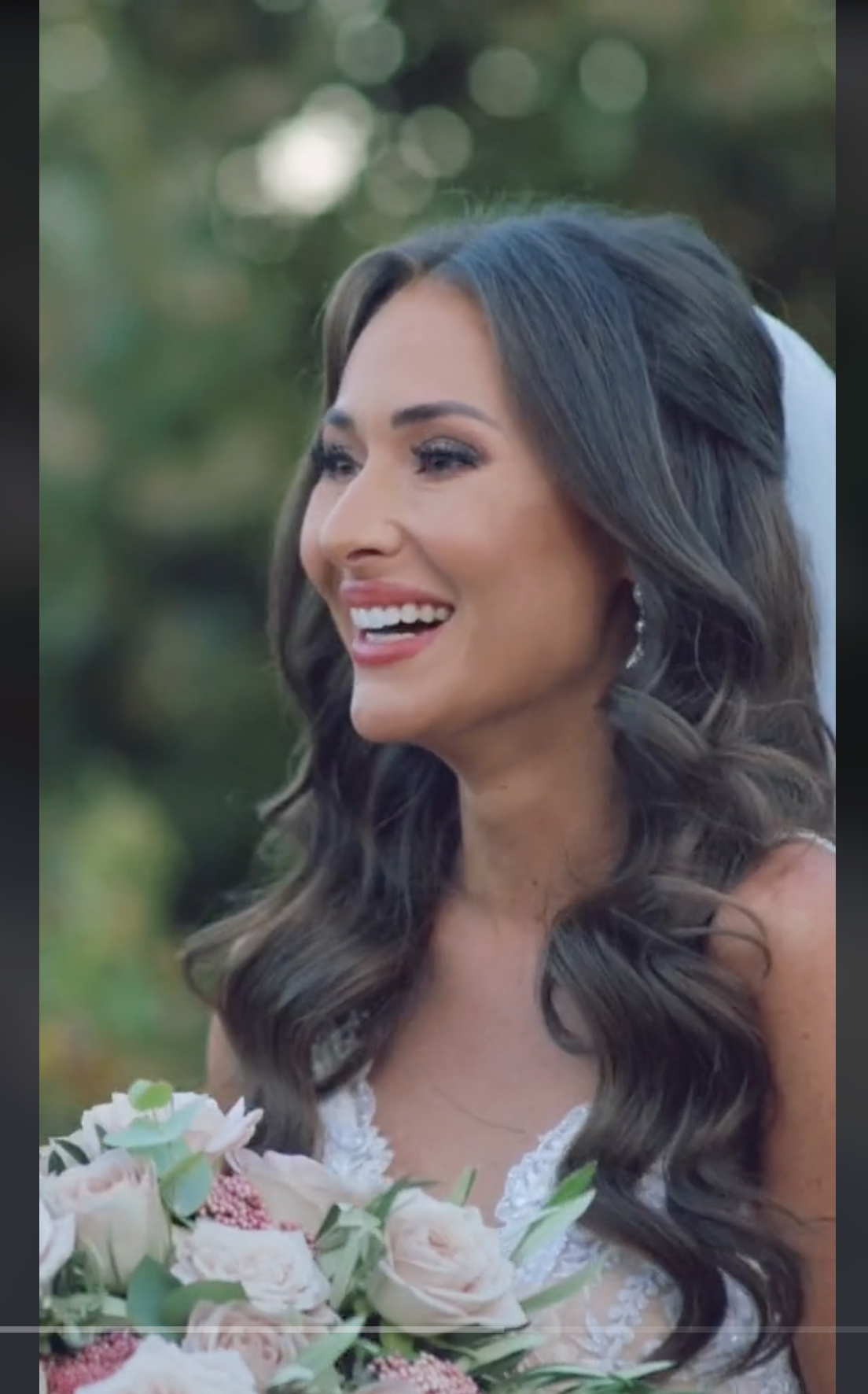 Becky Jefferies an ihrem Hochzeitstag, zu sehen in einem Video vom 5. Mai 2022 | Quelle: tiktok.com/@jetsetbecks