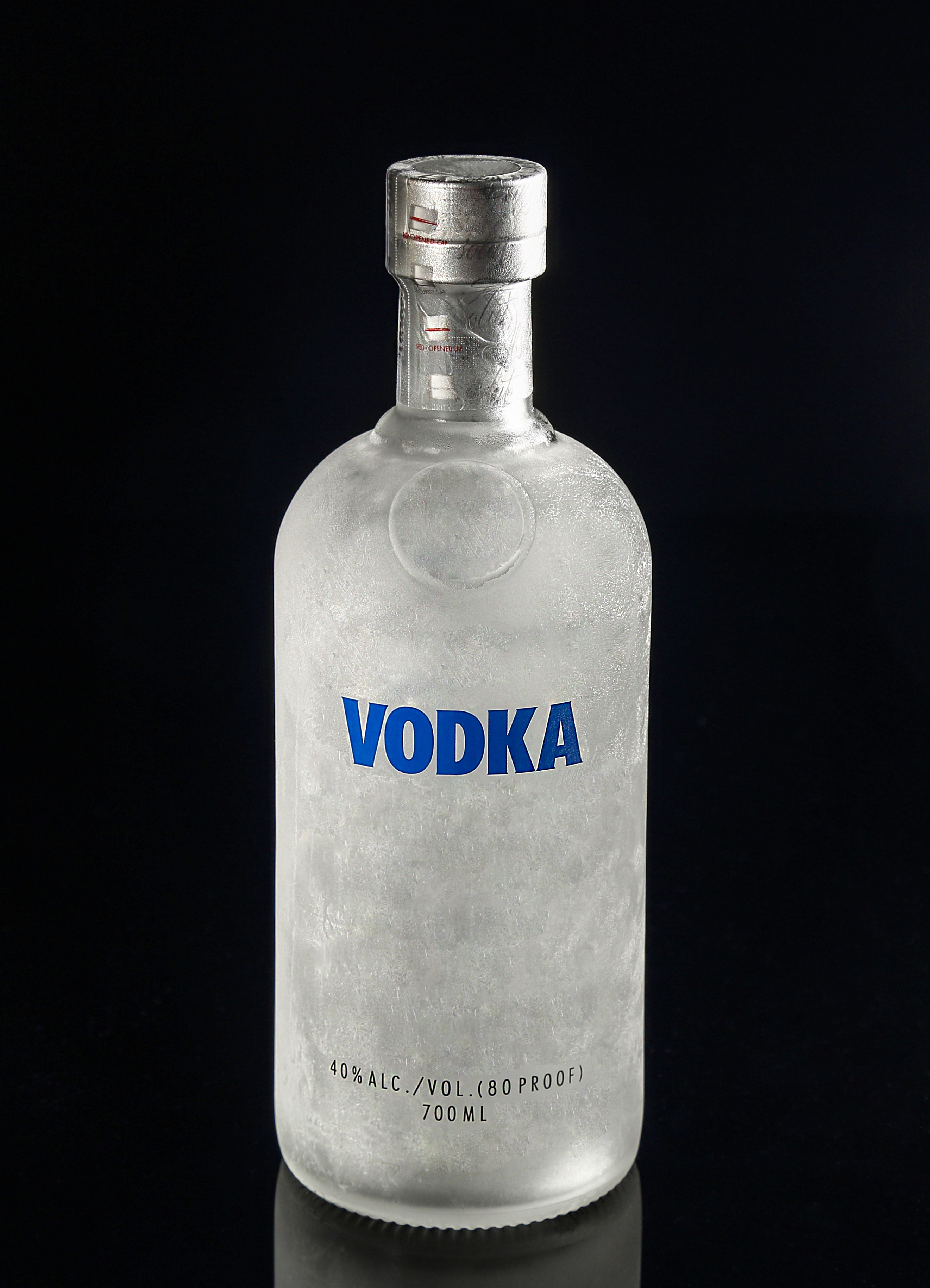 Eine Flasche Wodka | Quelle: Shutterstock