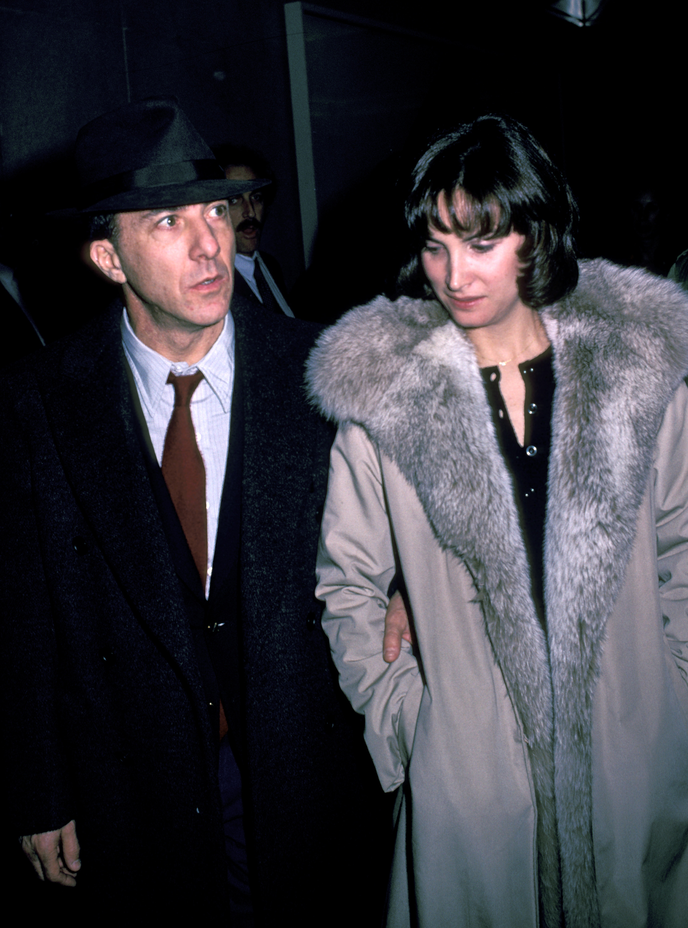 Der Schauspieler und die Frau während der Vorführung von "Der Falke und der Schneemann" in New York City am 28. Januar 1985. | Quelle: Getty Images