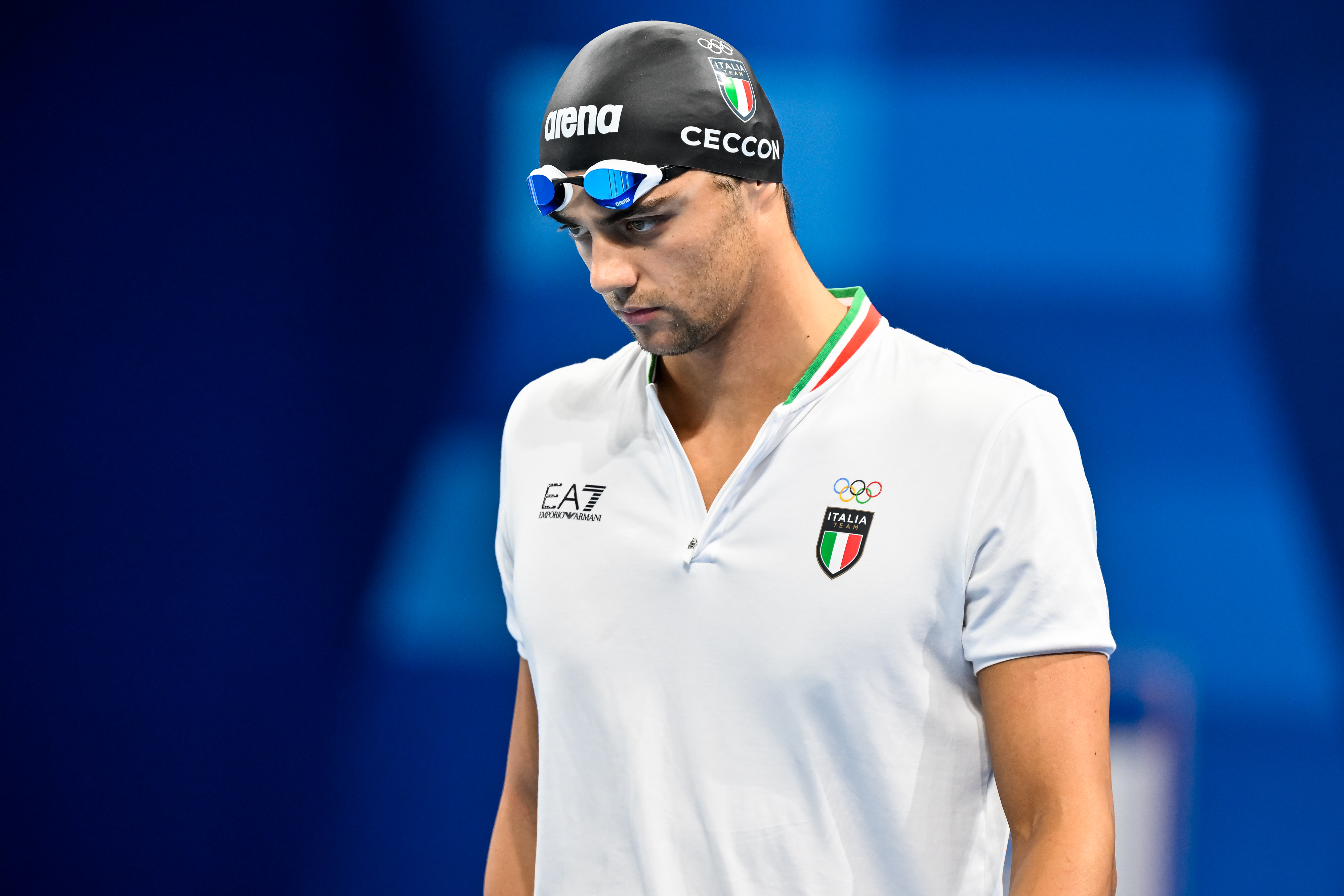 Thomas Ceccon bereitet sich auf das Halbfinale der 200 m Rückenschwimmen der Männer bei den Olympischen Spielen 2024 in Paris in der La Defense Arena am 31. Juli 2024 vor | Quelle: Getty Images