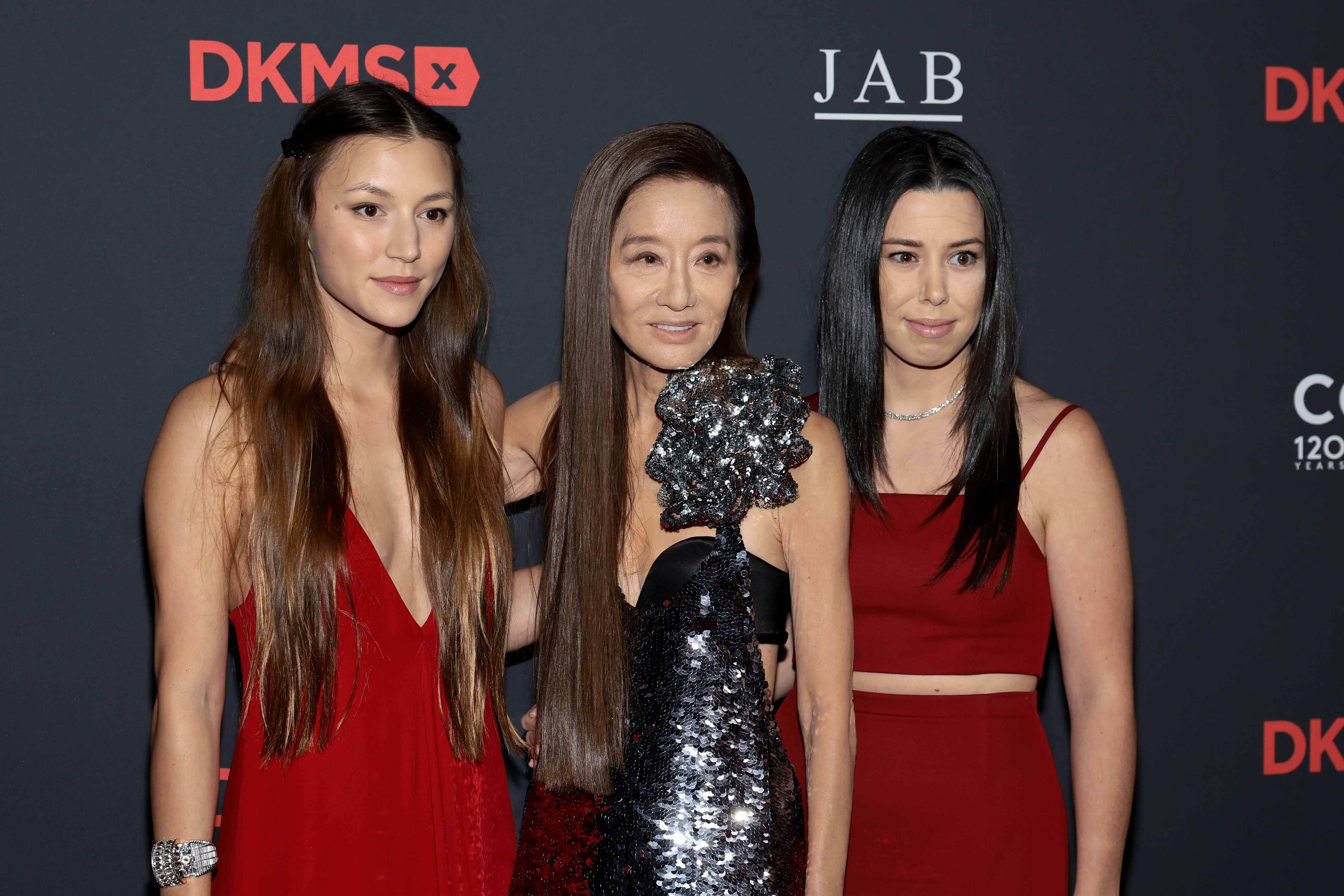 Josephine Becker, Vera Wang und Cecilia Becker besuchen die 18. jährliche DKMS-Gala in New York City am 17. Oktober 2024 | Quelle: Getty Images