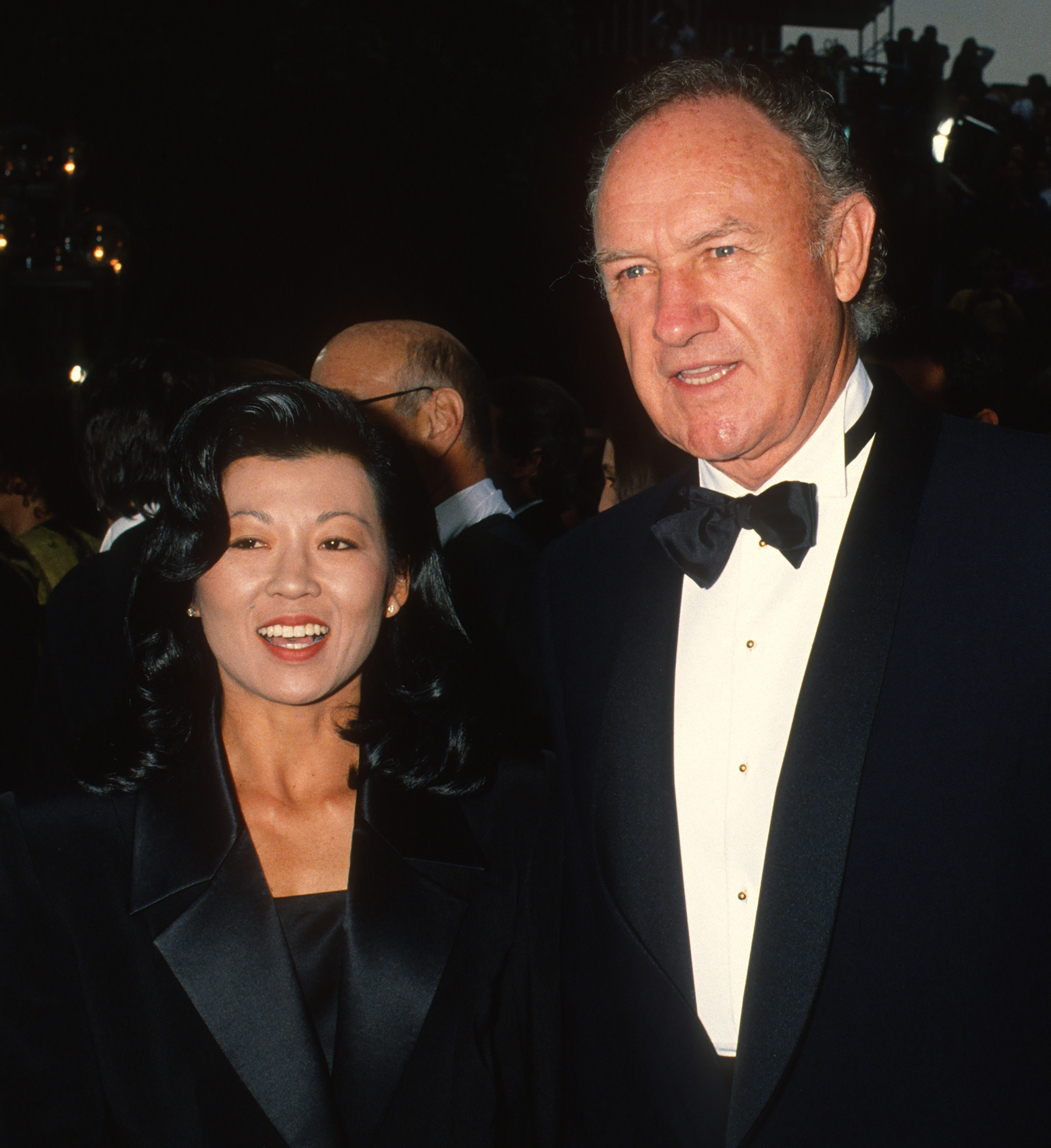 Betsy Arakawa und Gene Hackman bei der 65. jährlichen Verleihung der Academy Awards im Dorothy Chandler Pavilion, Los Angeles, Kalifornien, am 29. März 1993 | Quelle: Getty Images