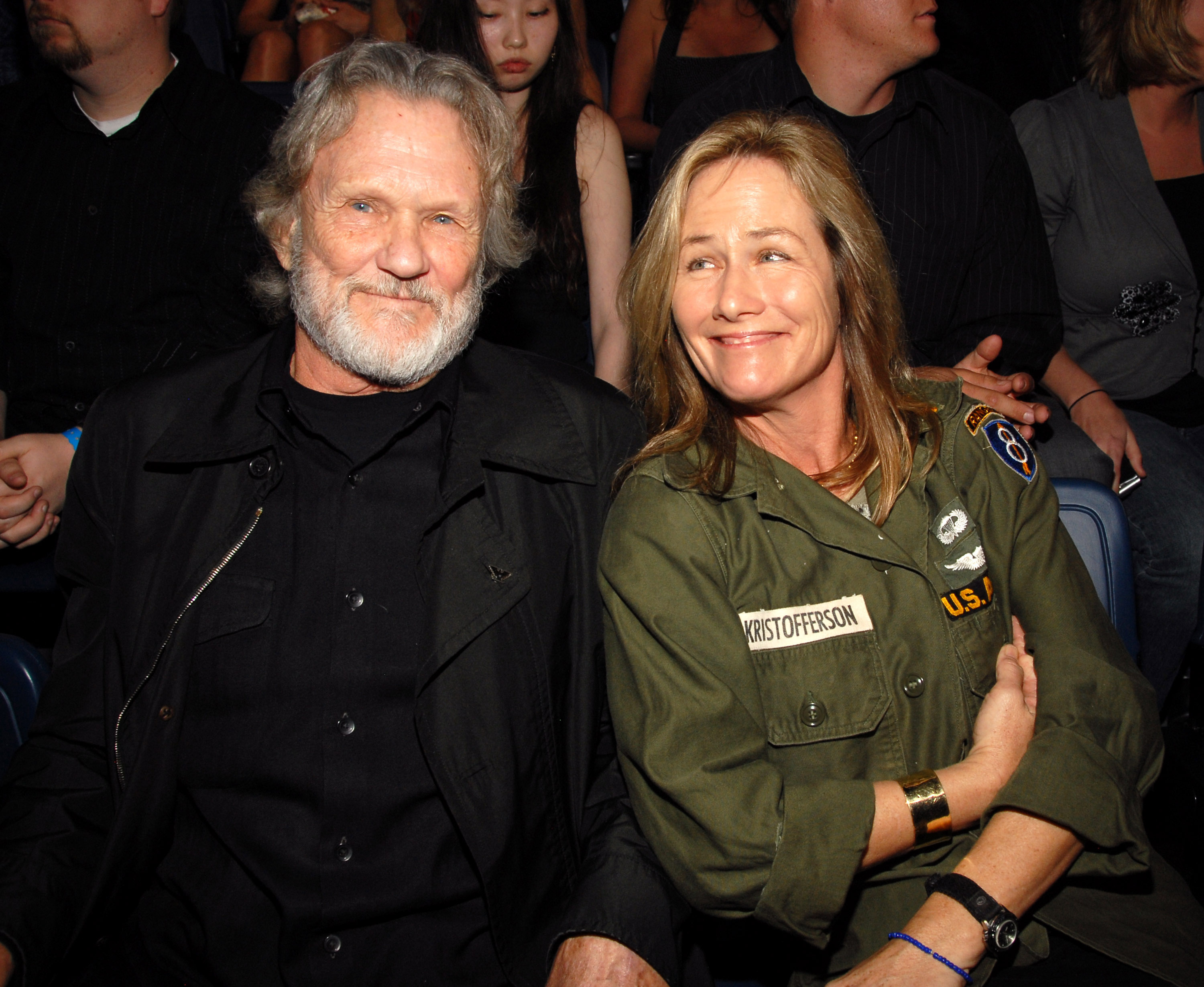 Kris Kristofferson und Lisa Meyers bei den CMT Music Awards 2007, am 16. April 2007 | Quelle: Getty Images