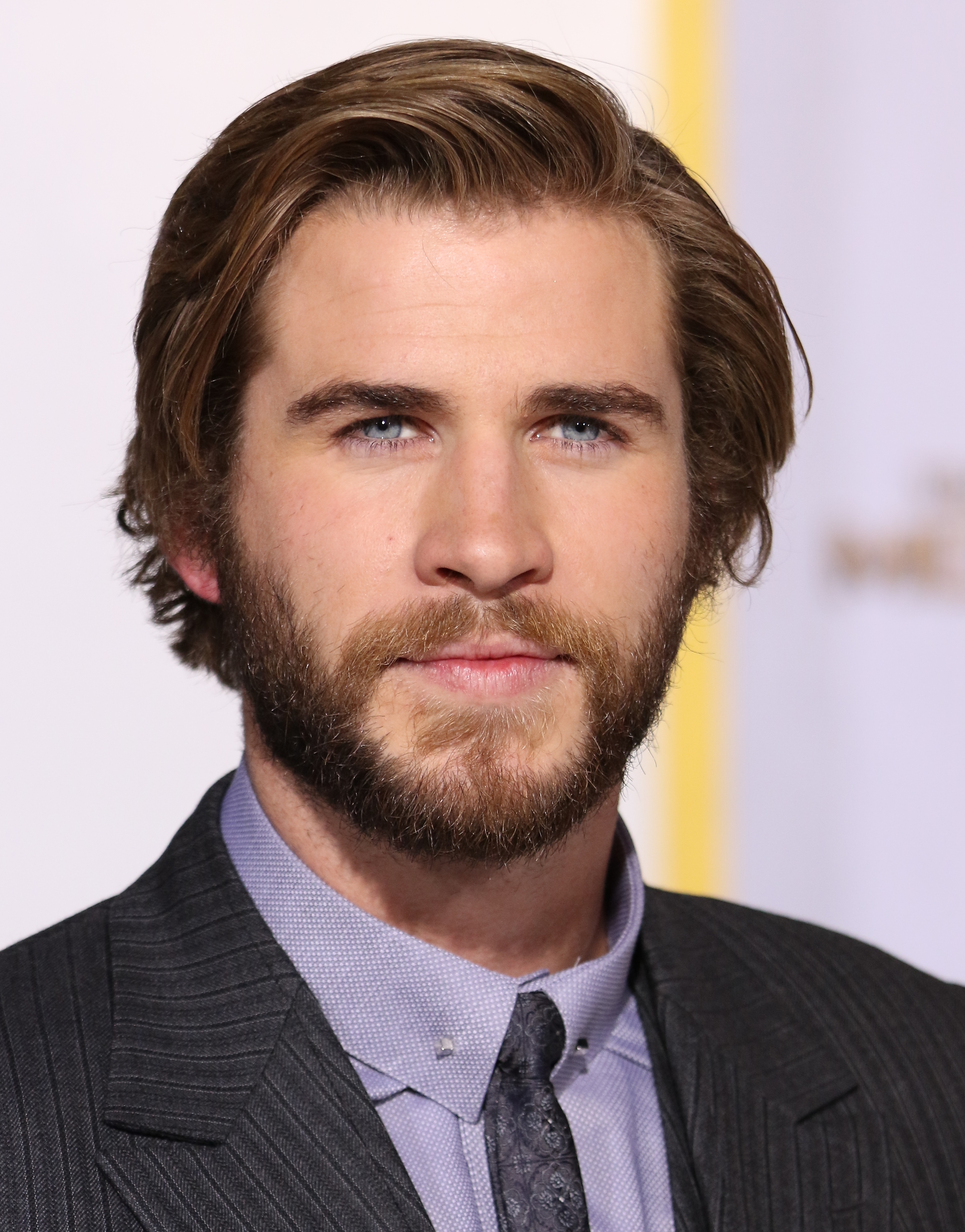 Liam Hemsworth besucht die Los Angeles-Premiere von "The Hunger Games: Mockingjay - Part 1" am 17. November 2014 in Los Angeles, Kalifornien | Quelle: Getty Images