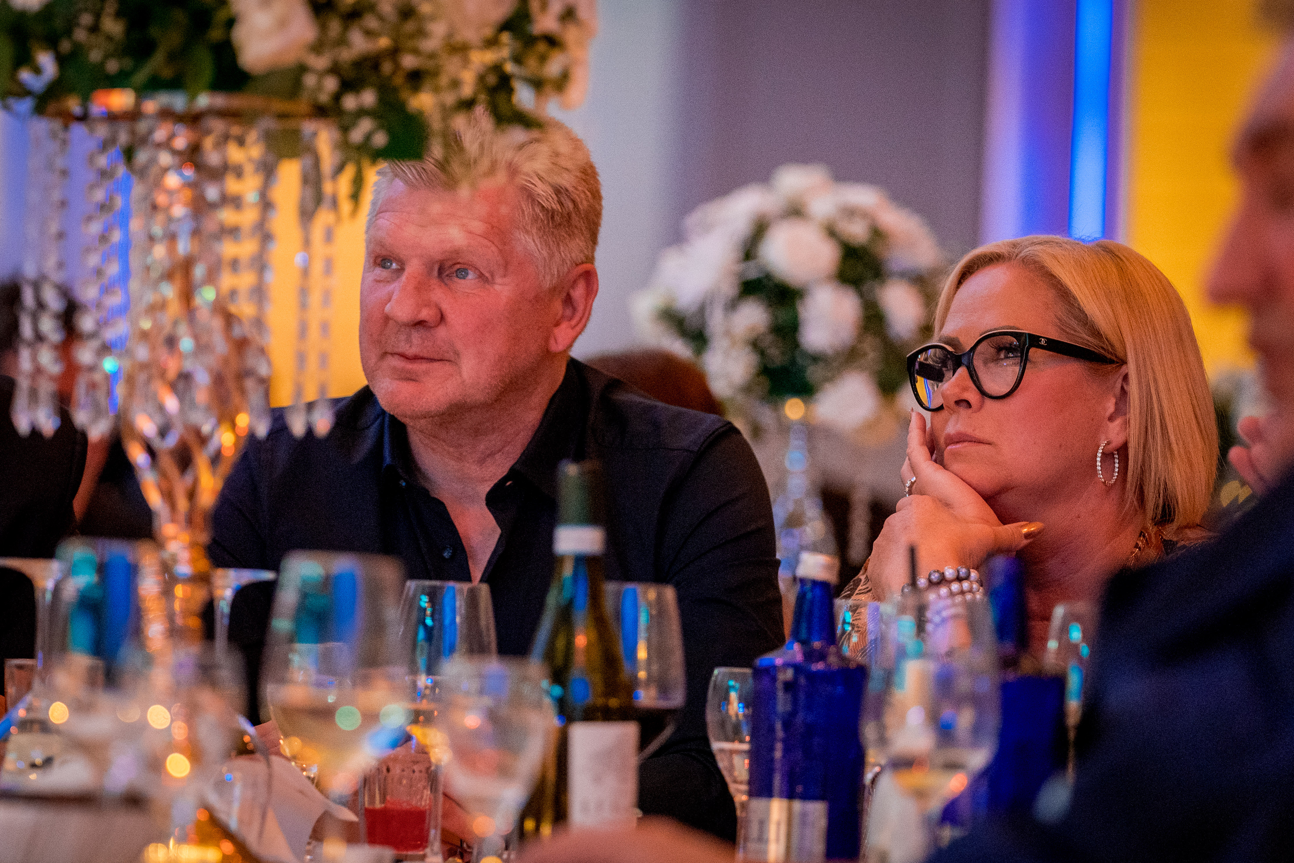 Stefan und Claudia Effenberg nehmen am 27. April 2023 in Baden-Baden an der „All Together“-Benefizgala im Kurhaus Baden-Baden teil | Quelle: Getty Images
