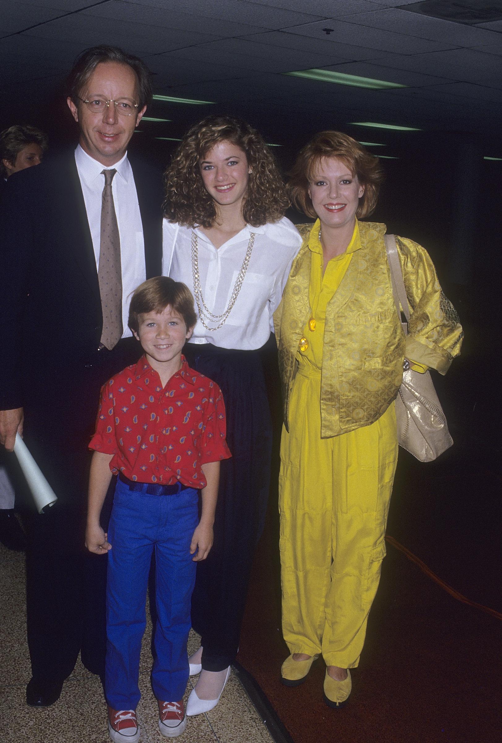 Max Wright, Andrea Elson, Anne Schedeen und Benji Gregory bei der NBC Television Affiliates Party am 2. Juni 1987 in Century City, Kalifornien | Quelle: Getty Images