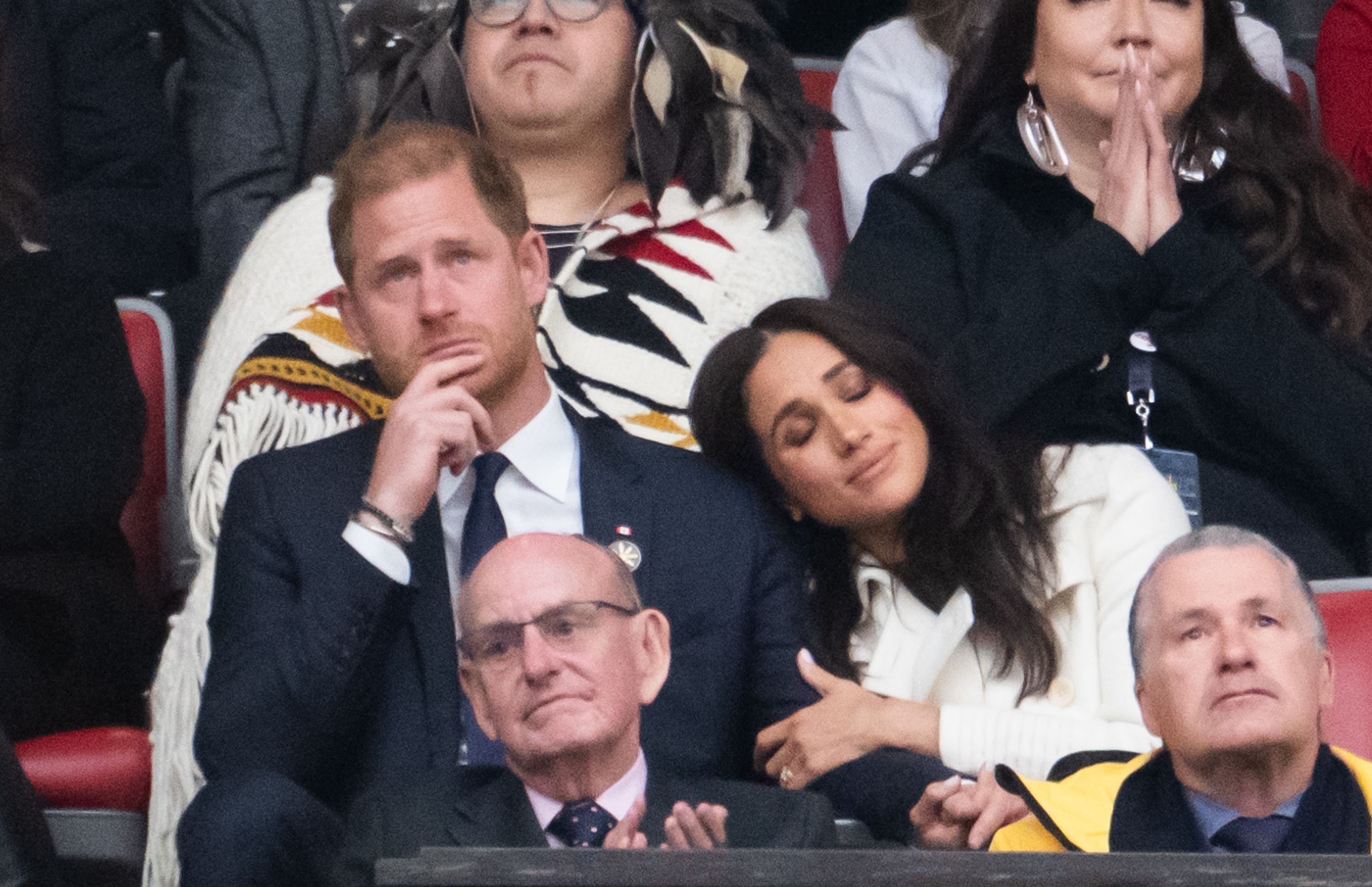 Prinz Harry, Herzog von Sussex, und Meghan, Herzogin von Sussex, während der Eröffnungsfeier der Invictus Games 2025 im BC Place am 8. Februar in Vancouver, British Columbia, Kanada. | Quelle: Getty Images