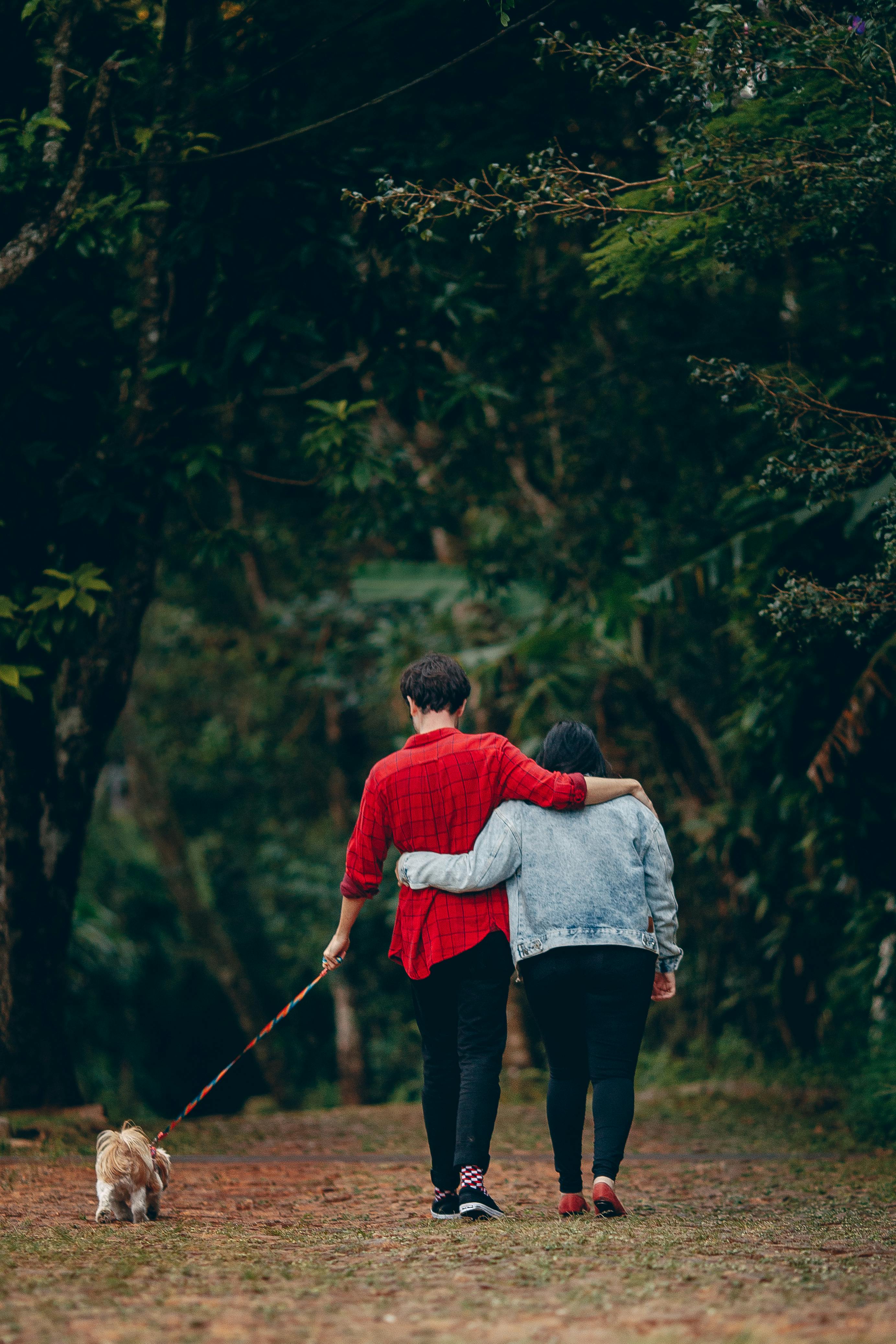 Ein Paar verbringt viel Zeit im Park | Quelle: pexels