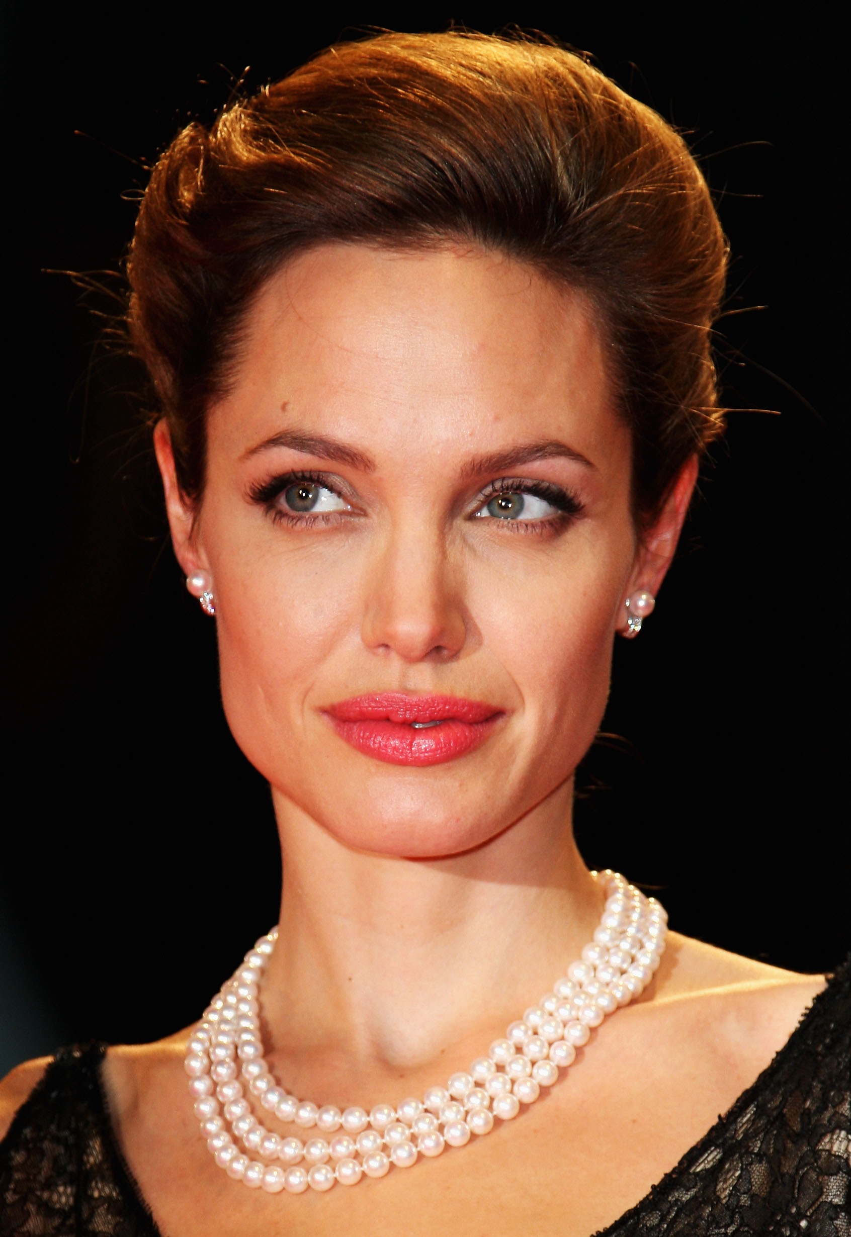 Angelina Jolie besucht die Premiere von "The Assassination Of Jesse James By The Coward Robert Ford" am 5. Tag der 64. Filmfestspiele von Venedig in Venedig, Italien am 2. September 2007. | Quelle: Getty Images