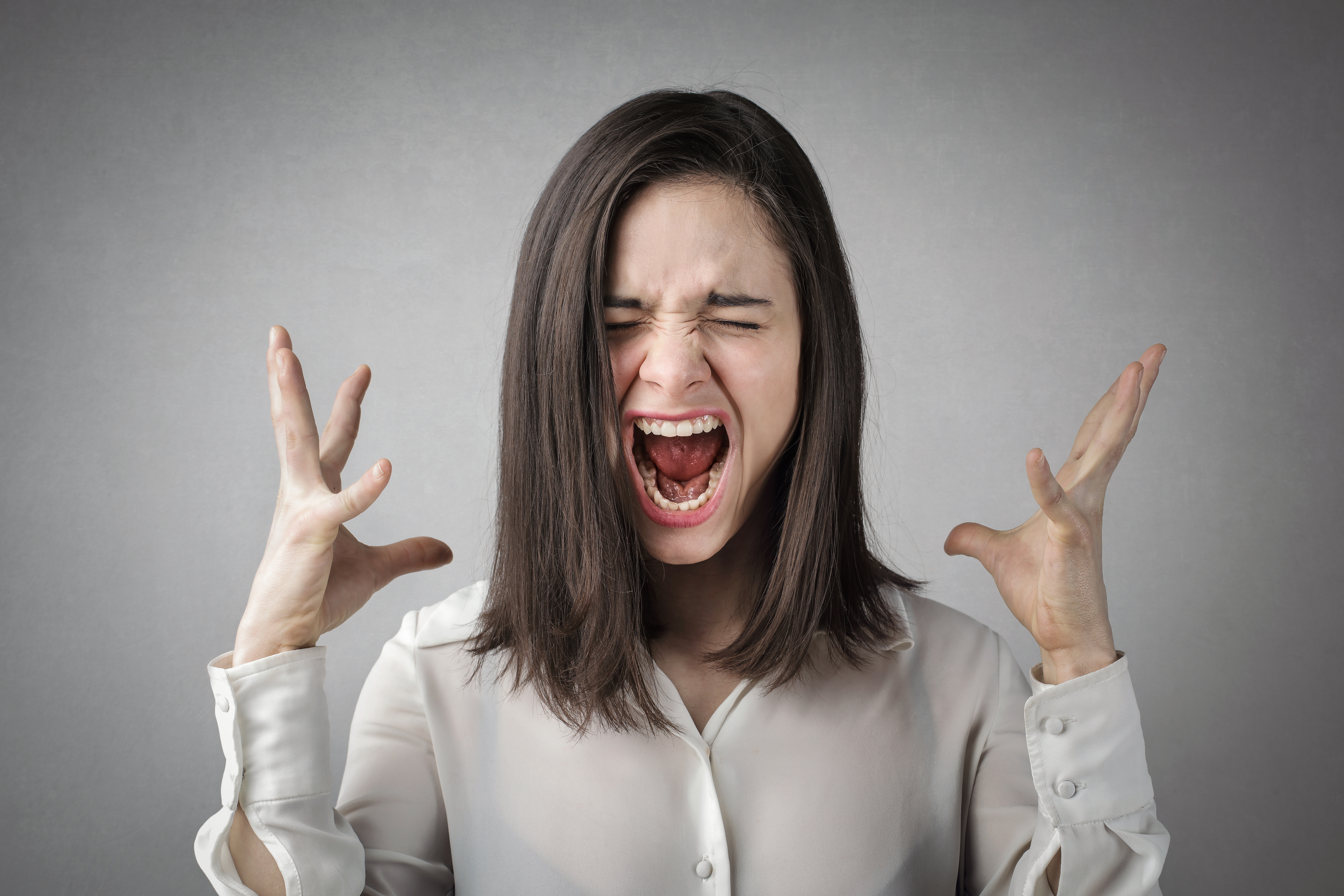 Eine wütende Frau | Quelle: Shutterstock