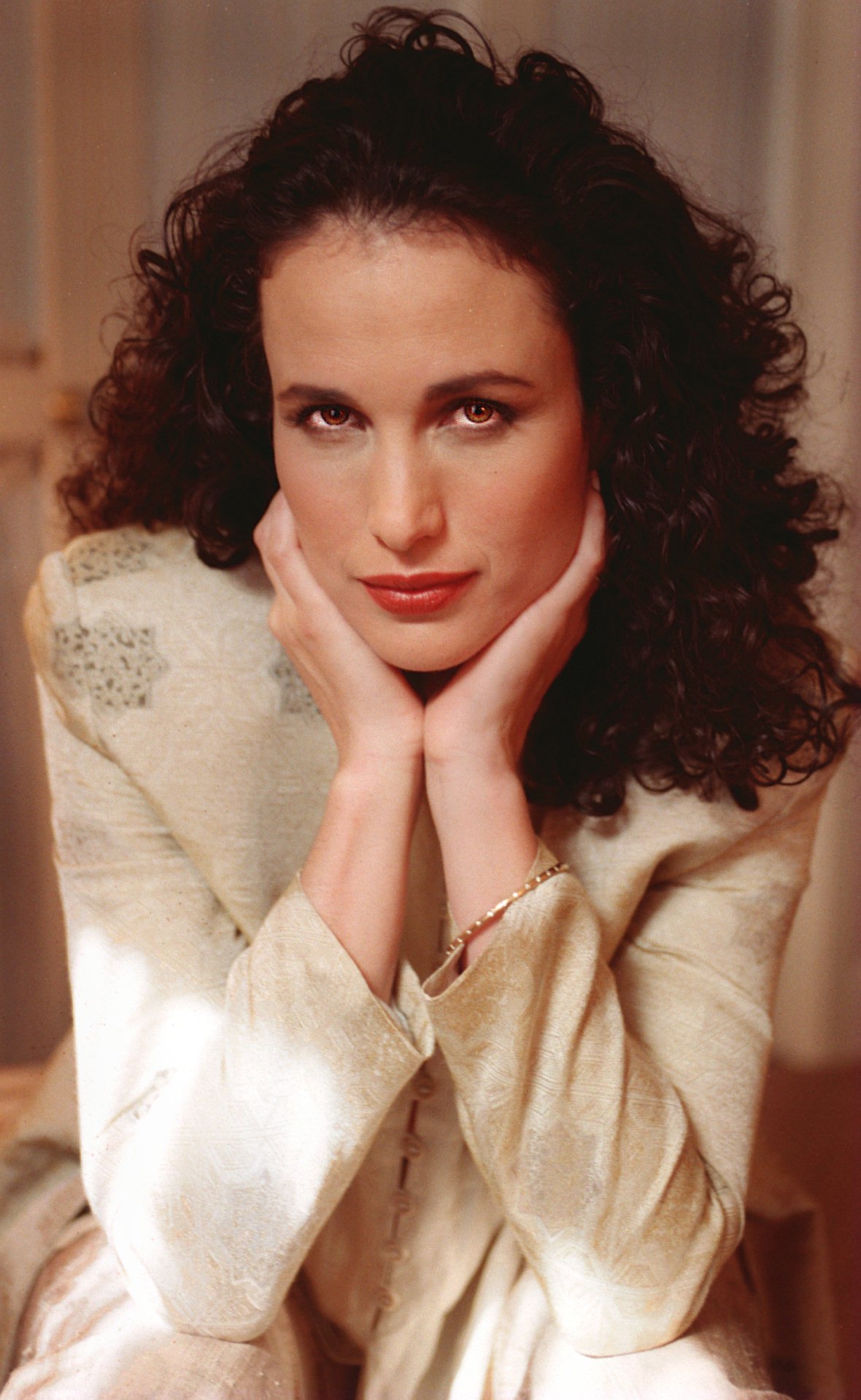 Andie MacDowell im Four Seasons Hotel in Boston am 11. September 1995 | Quelle: Getty Images
