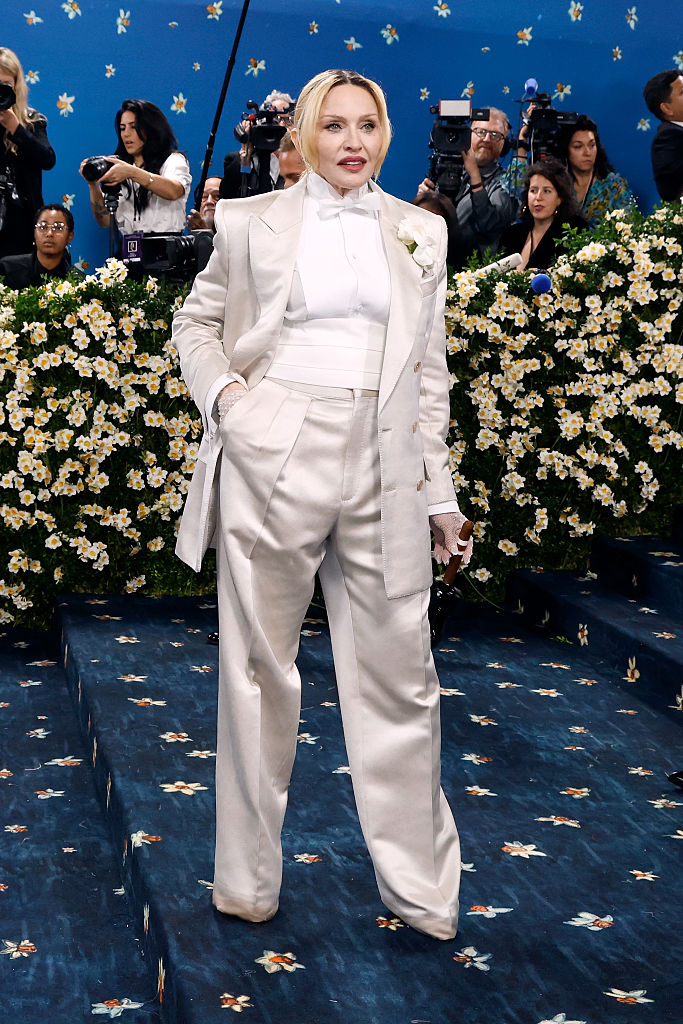 Madonna nimmt an der Benefizveranstaltung des Costume Institute 2025 unter dem Motto „Superfine: Tailoring Black Style“ im Metropolitan Museum of Art in New York City am 5. Mai teil.