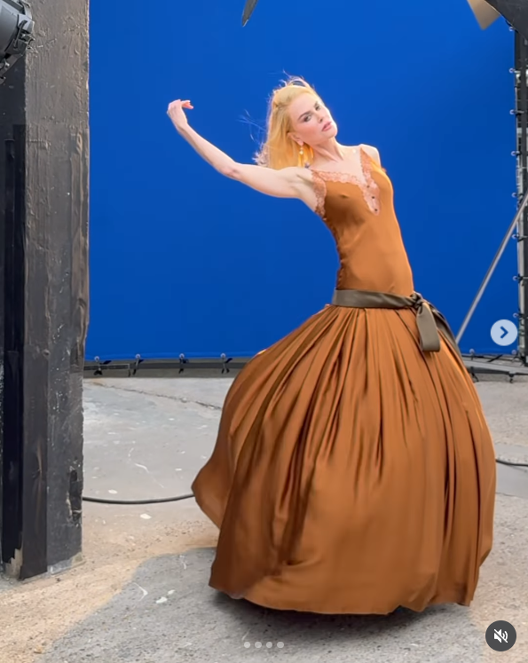 Nicole Kidman posiert für die Vogue in einem Post vom 8. Oktober 2025. | Quelle: Instagram/voguemagazine