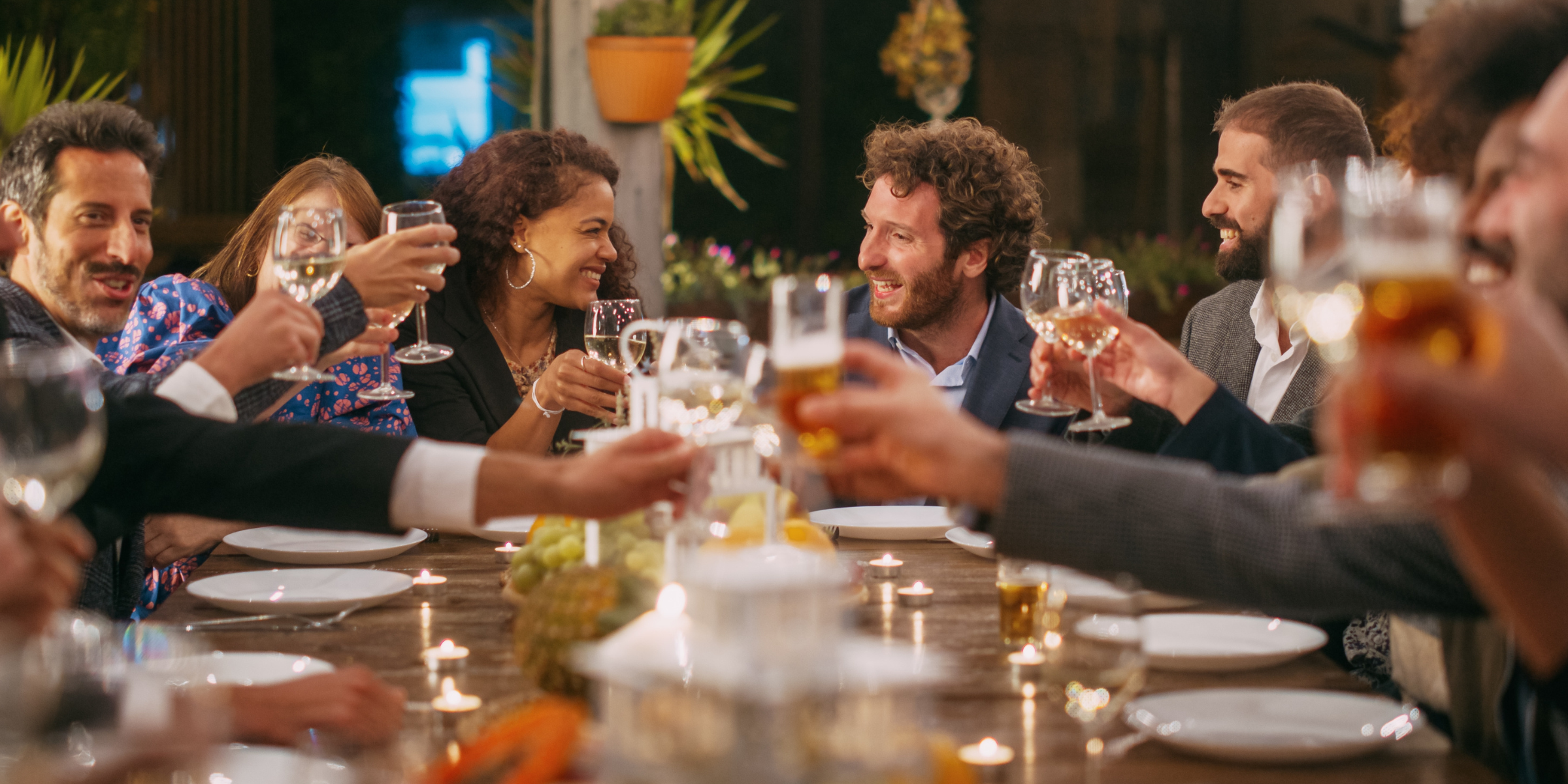 Eine Dinnerparty | Quelle: Shutterstock
