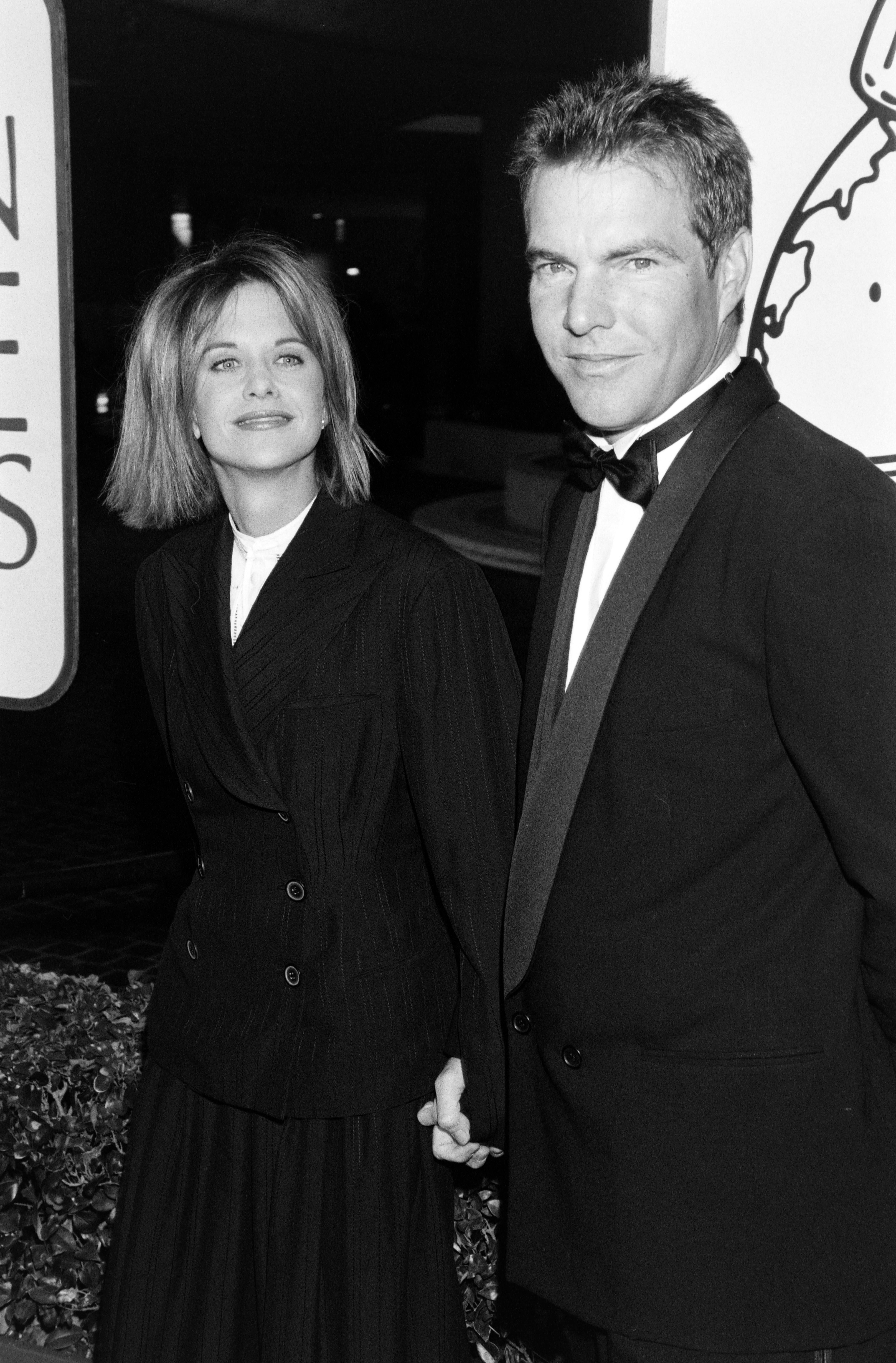 Meg Ryan und Dennis Quaid besuchen die 51. jährlichen Golden Globe Awards am 22. Januar 1994 in Beverly Hills, Kalifornien. | Quelle: Getty Images