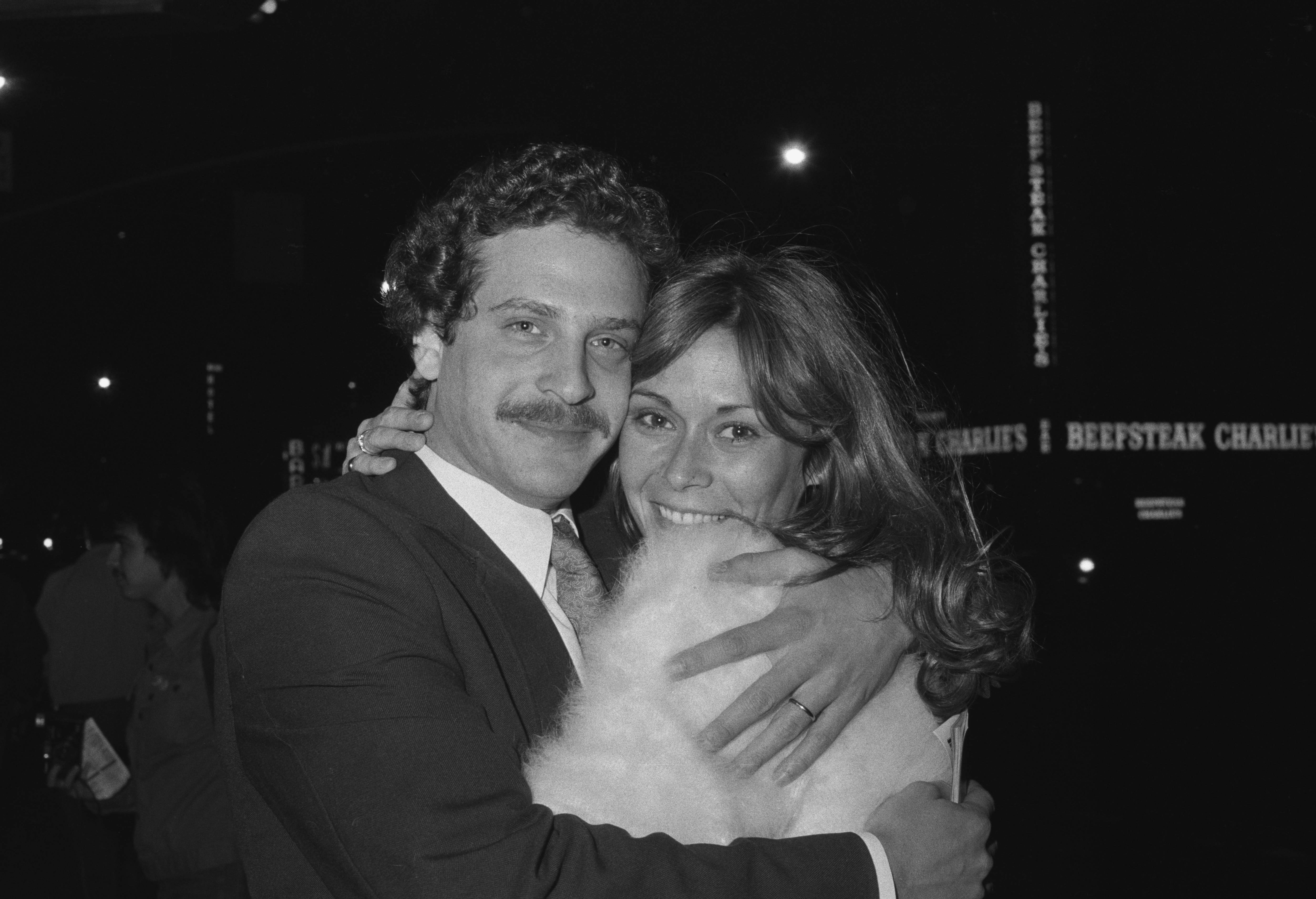 David Greenwald und Kate Jackson, aufgenommen am 1. Januar 1982 in New York City. | Quelle: Getty Images