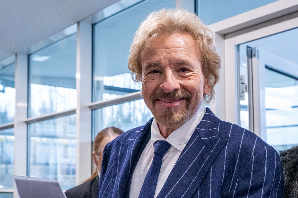 23. November 2025, Bayern, Passau: Thomas Gottschalk, Showmoderator, nimmt an der Preisverleihung „People in Europe“ teil. Der Preis wird von der Passauer Neuen Presse verliehen | Quelle: Getty Images