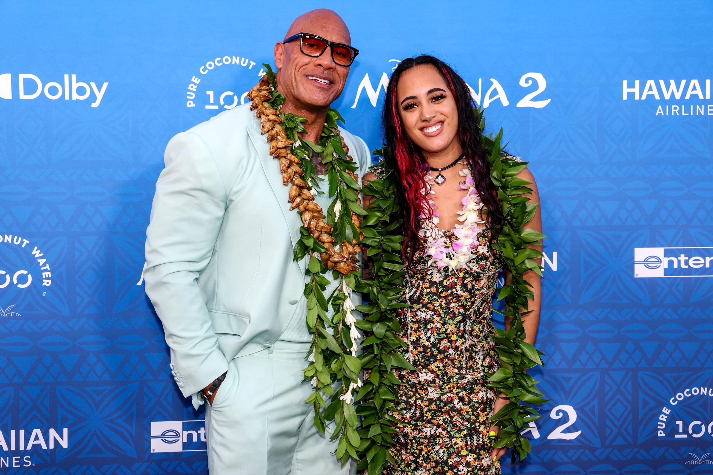 Dwayne und Simone Johnson bei der Premiere von "Moana 2'" am 21. November 2024 | Quelle: Getty Images