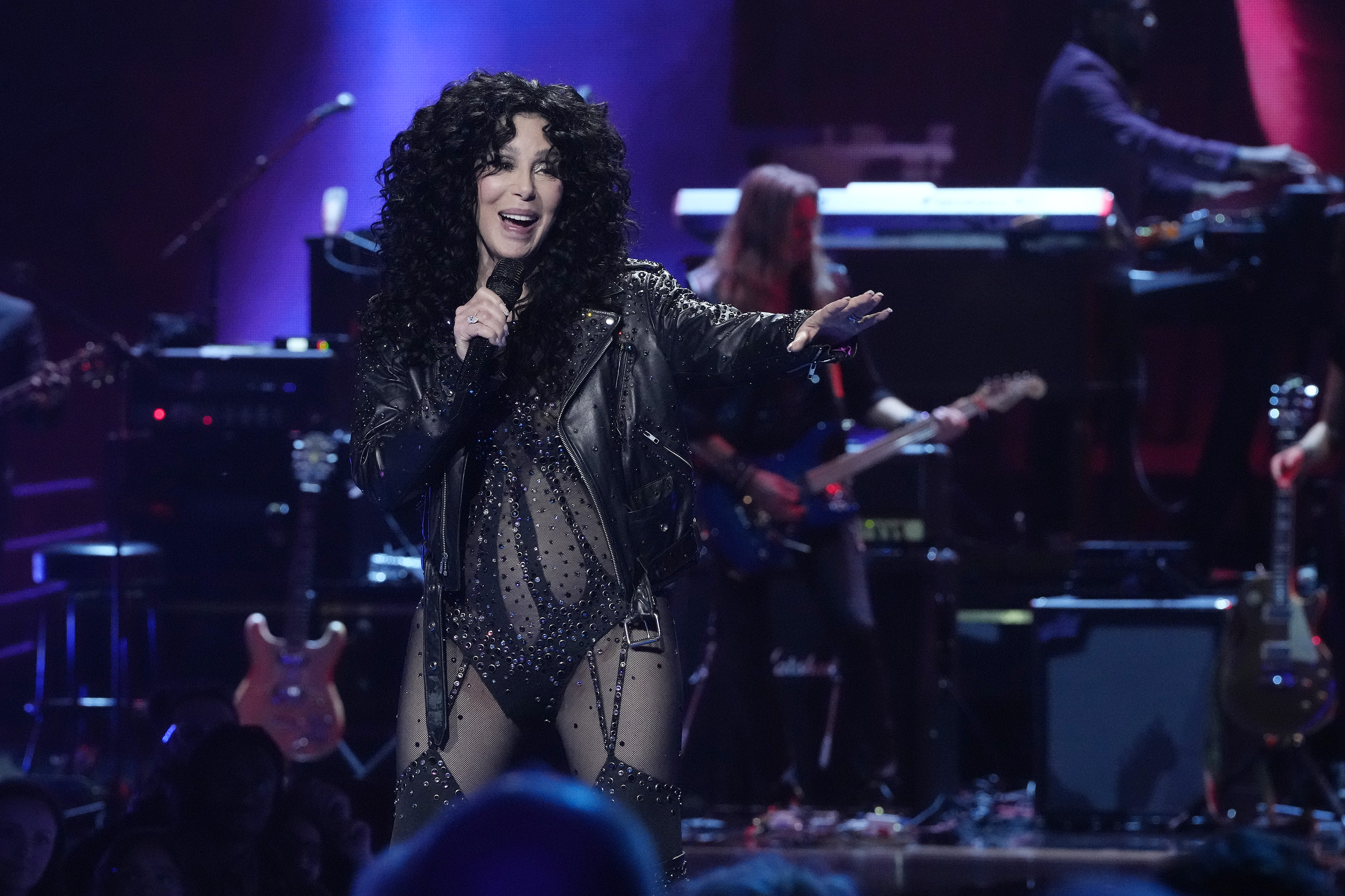 Cher bei ihrem Auftritt beim "SNL50: The Homecoming Concert" am 14. Februar 2025 | Quelle: Getty Images