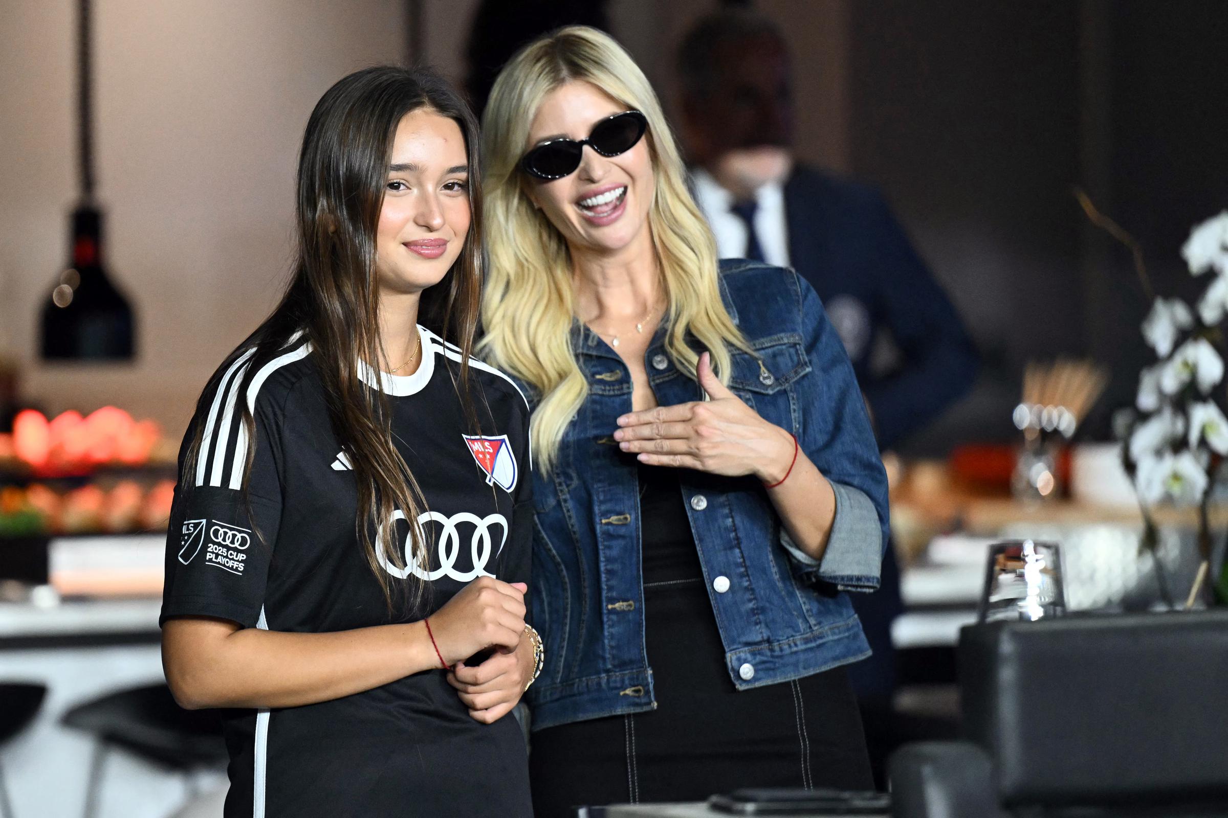 Ivanka Trump und Arabella in Fort Lauderdale, Florida, am 8. November 2025 | Quelle: Getty Images
