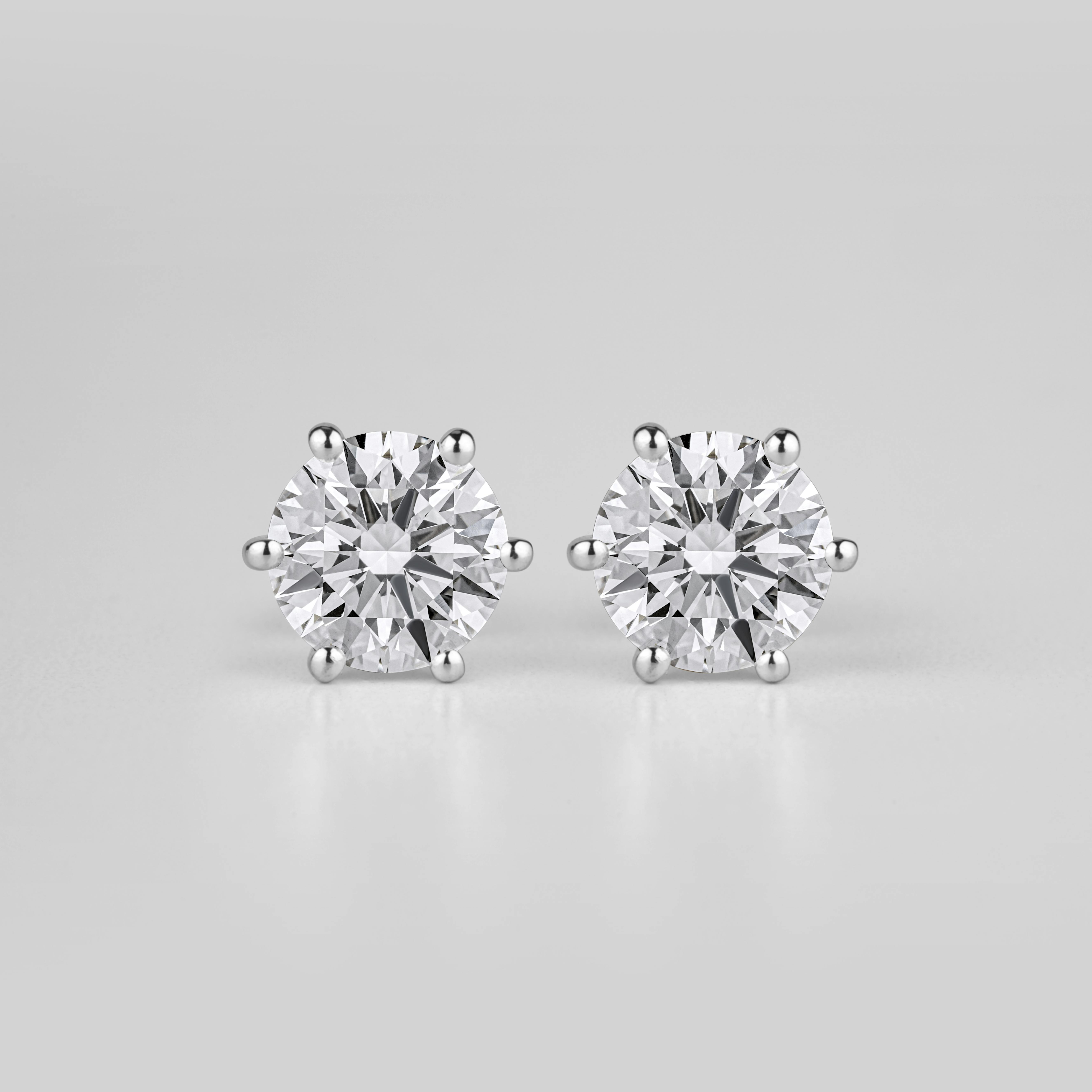 Diamant-Ohrstecker | Quelle: Pexels