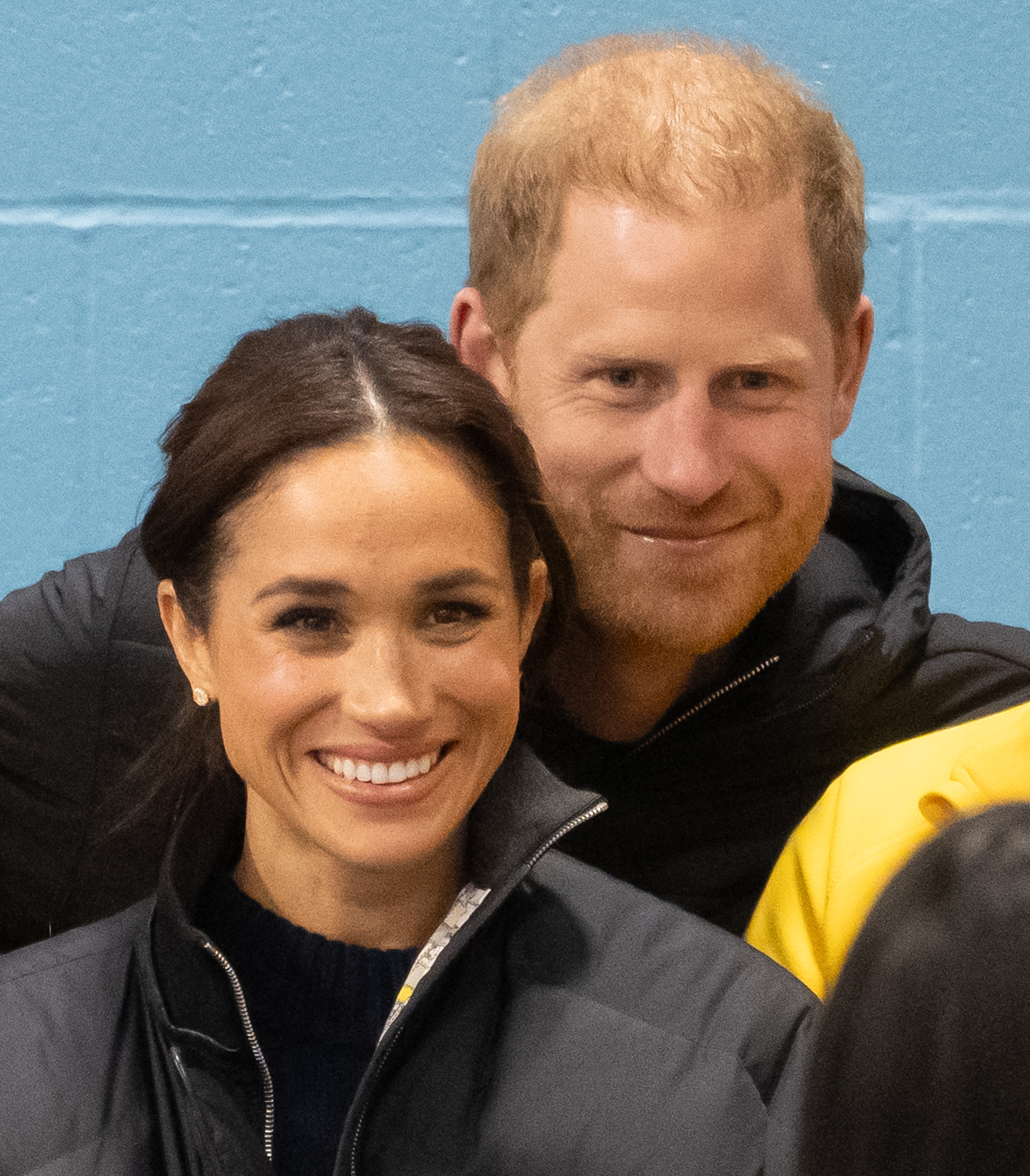 Der Herzog und die Herzogin von Sussex beim Rollstuhl-Curling am ersten Tag der Invictus Games 2025 im Hillcrest Community Centre am 9. Februar in Vancouver, British Columbia, Kanada. | Quelle: Getty Images