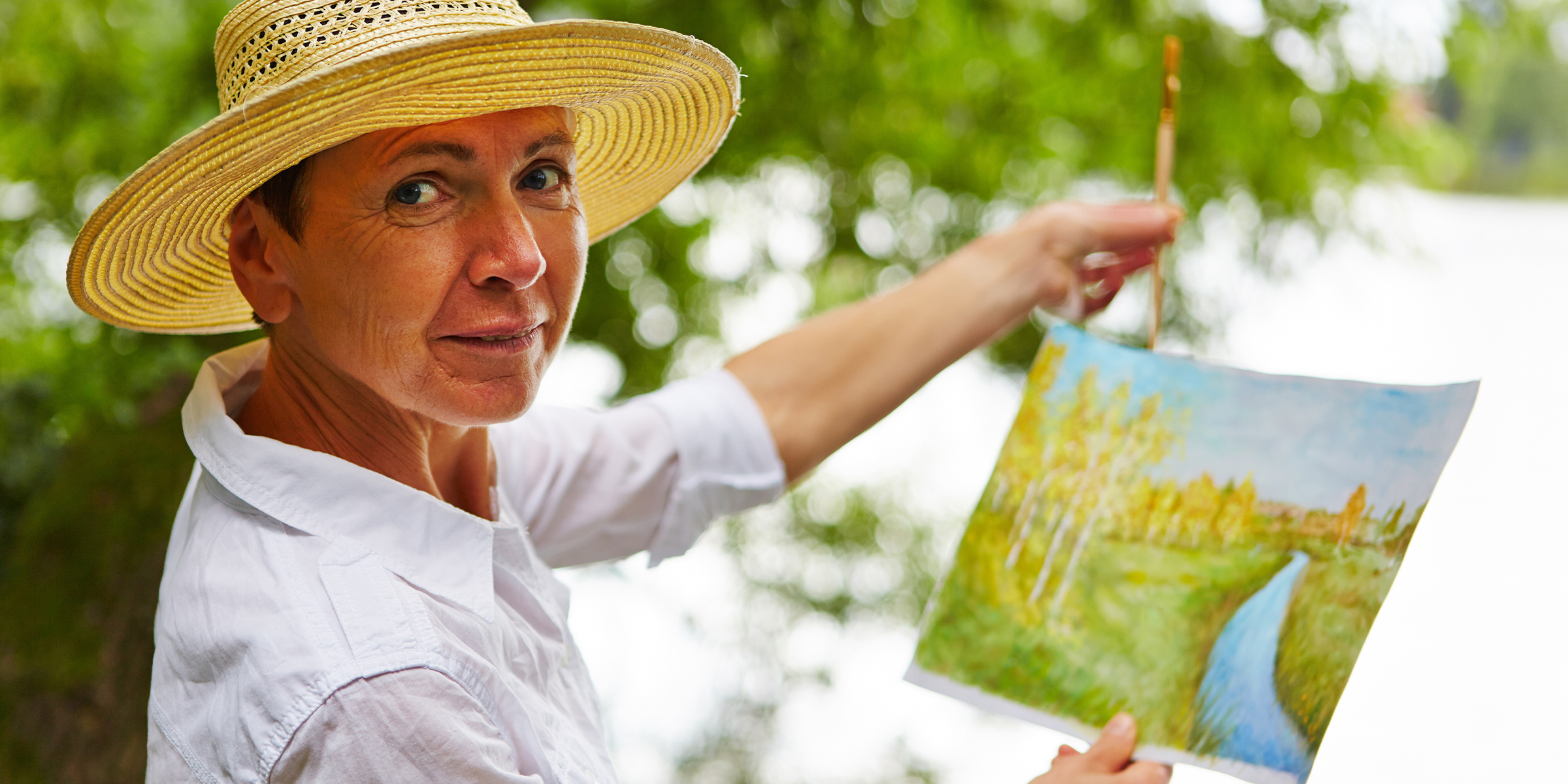 Eine Frau malt ein Bild | Quelle: Shutterstock