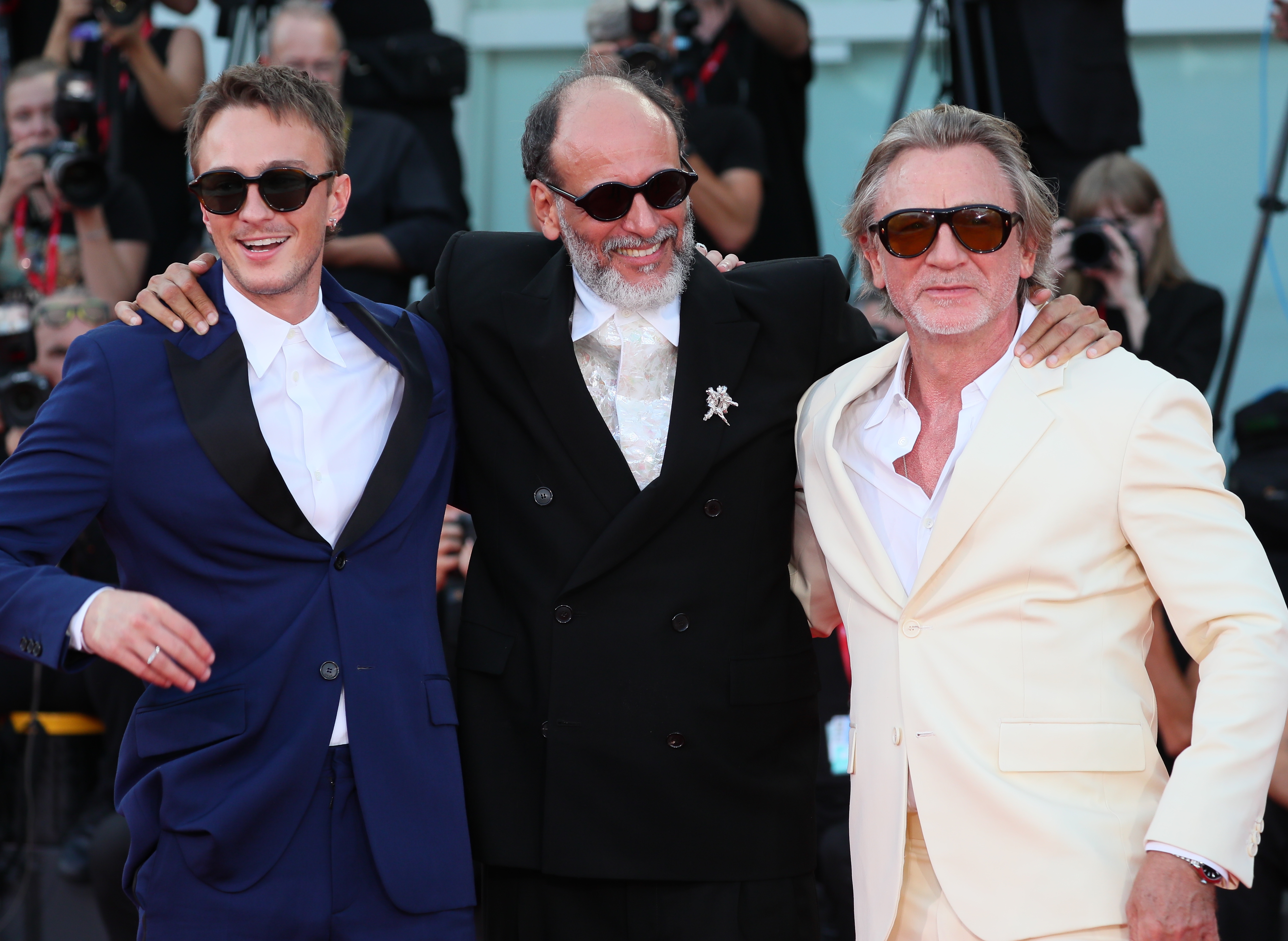 Drew Starkey, Luca Guadagnino, and Daniel Craig am 3. September 2024 in Venedig, Italien | Quelle: Getty Images