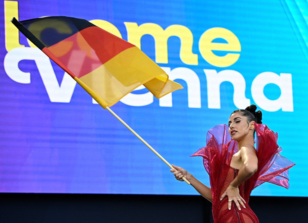 Sarah Engels vertritt Deutschland und nimmt am 10. Mai 2026 in Wien am „Turquoise Carpet“ der Eröffnungsfeier des 70. Eurovision Song Contest auf dem Rathausplatz teil