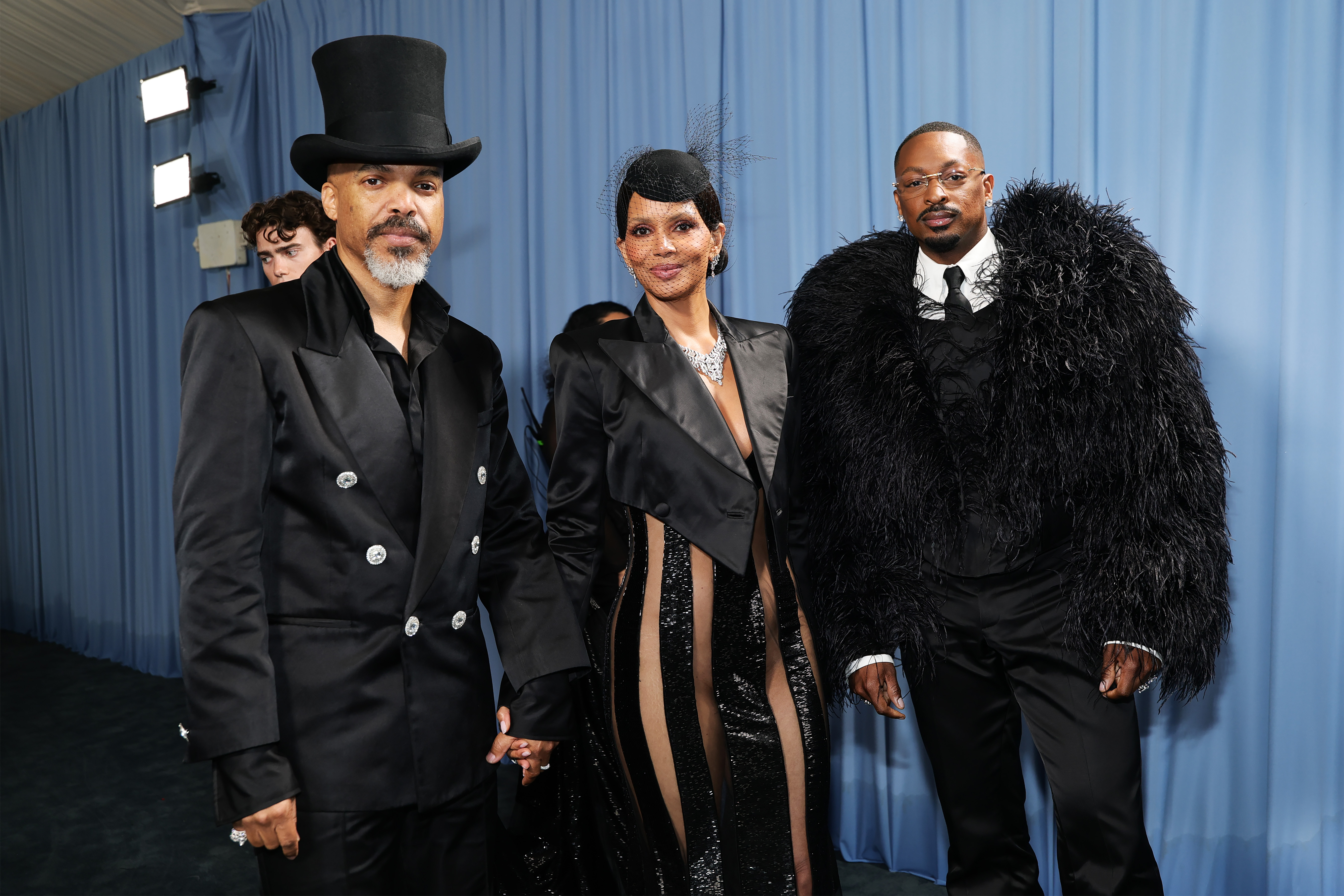 Van Hunt, Halle Berry und LaQuan Smith besuchen die Met Gala zur Feier von „Superfine: Tailoring Black Style“ im Metropolitan Museum of Art am 5. Mai 2025 in New York City | Quelle: Getty Images