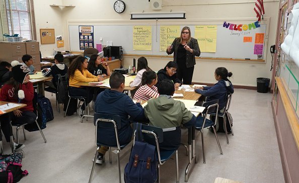 Schulunterricht in der El Sereno Middle School | Quelle: Getty Images