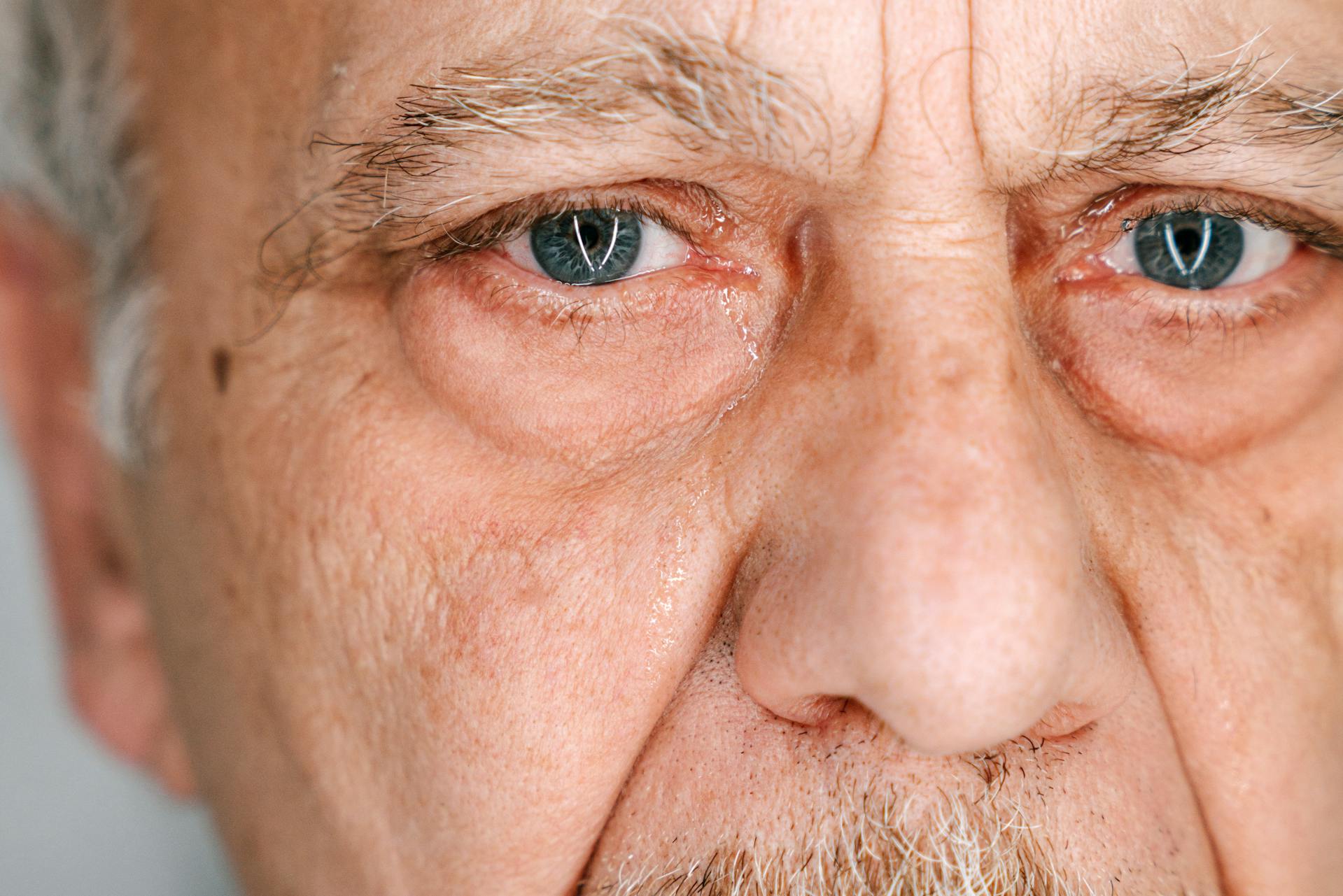Ein emotionaler Mann | Quelle: Pexels