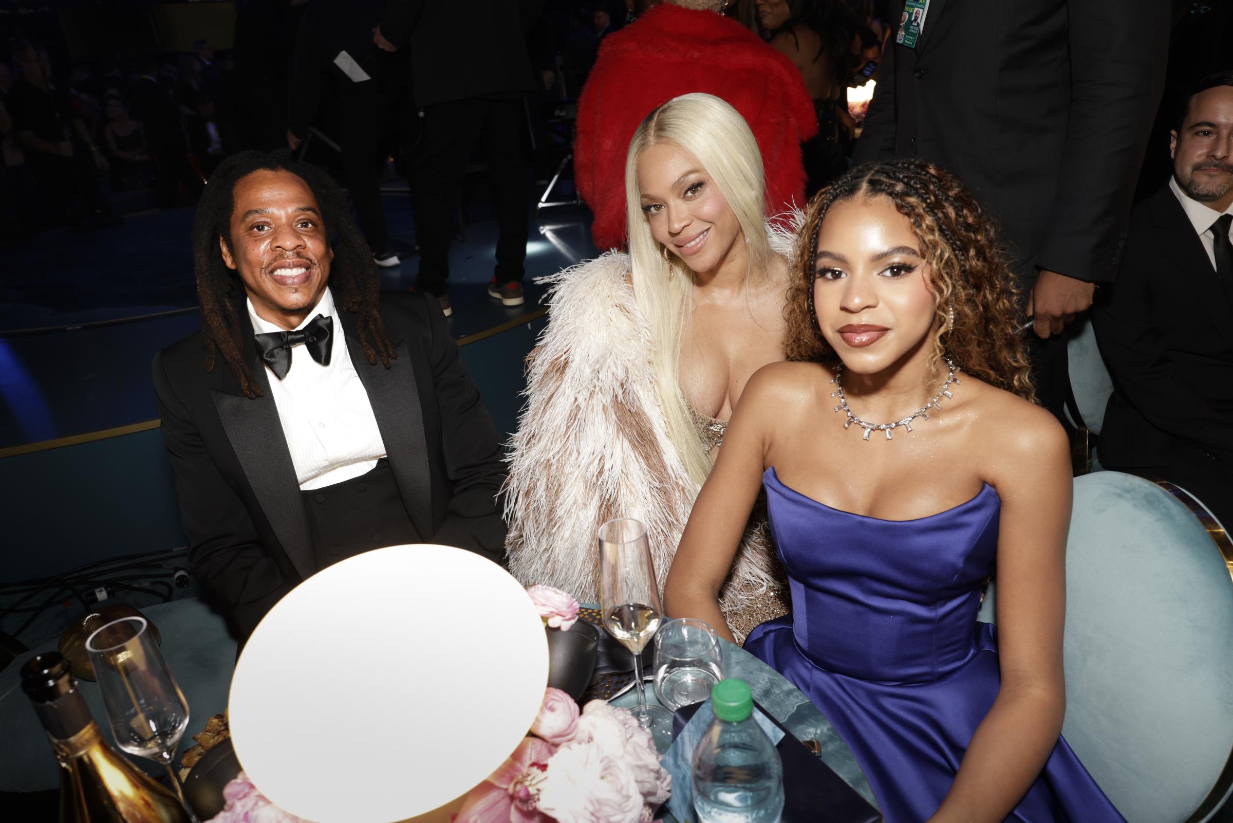 Jay-Z, Beyoncé und Blue Ivy Carter bei den 67th Annual Grammy Awards in Los Angeles, Kalifornien, am Sonntag, 2. Februar 2025 | Quelle: Getty Images