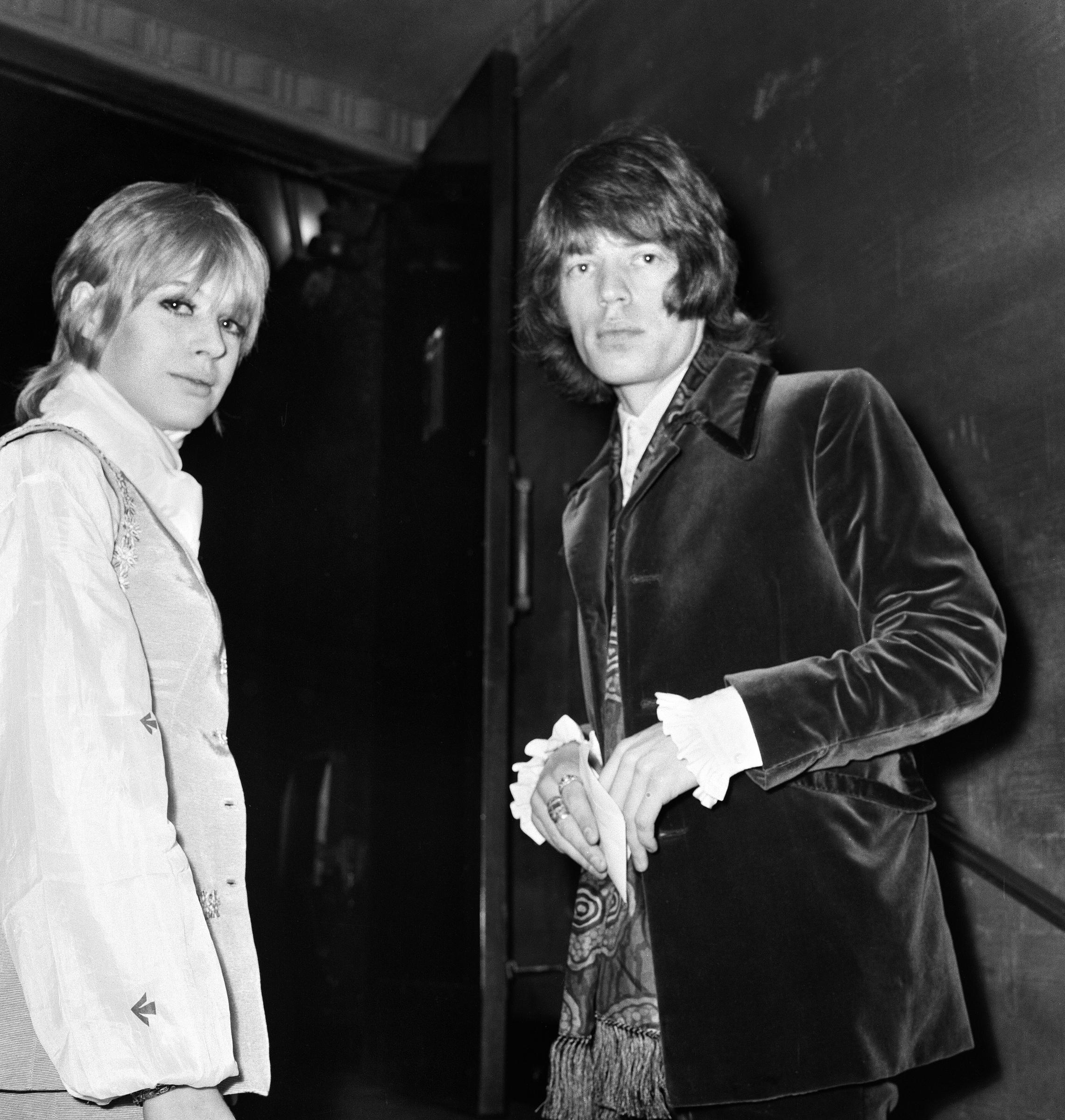 Marianne Faithfull und Mick Jagger bei der Premiere von "2001 A Space Odyssey" im Jahr 1968 | Quelle: Getty Images