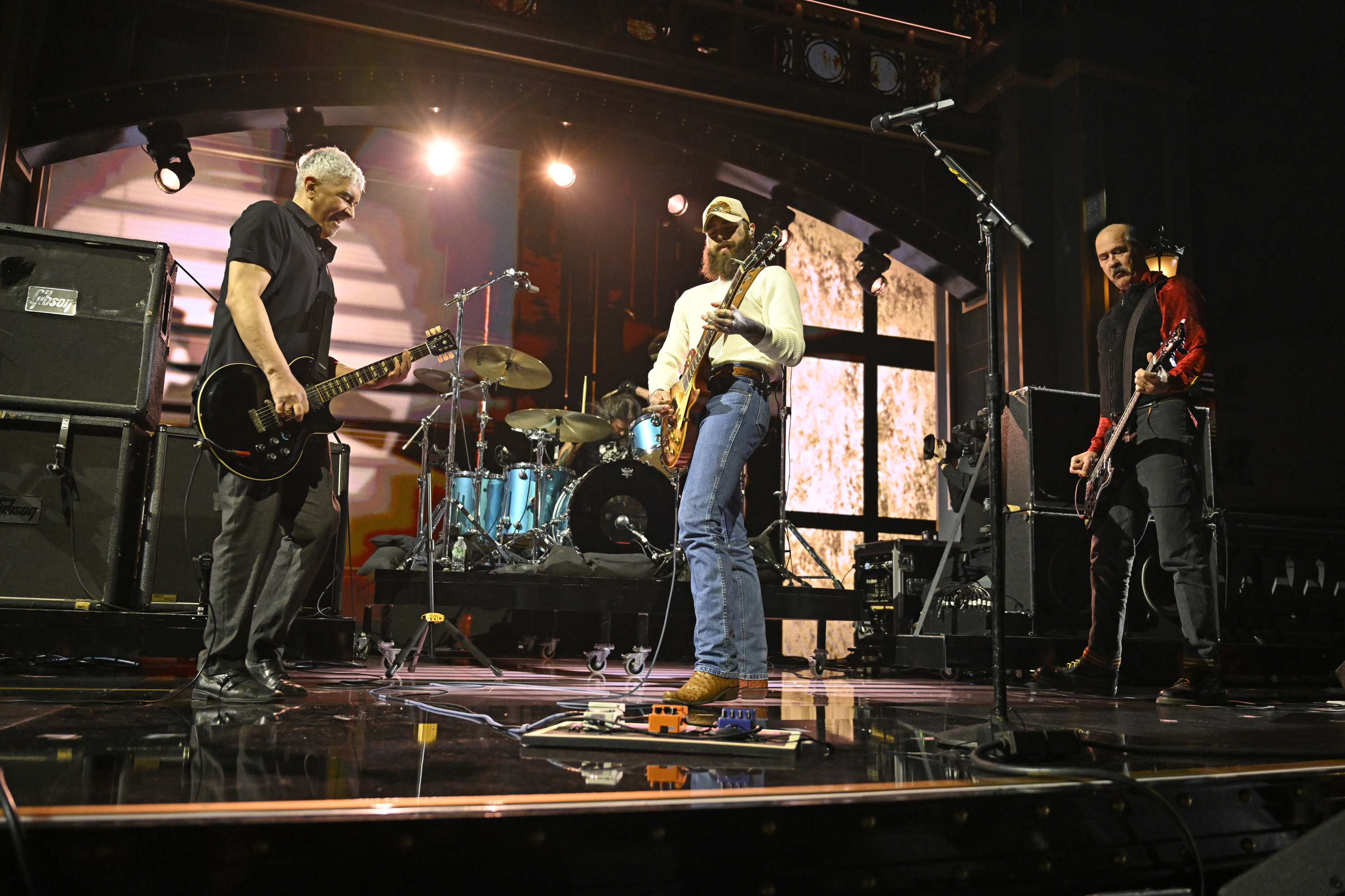 Nirvana und Post Malone treten beim "SNL50: The Homecoming Concert" am 14. Februar 2025 auf | Quelle: Getty Images