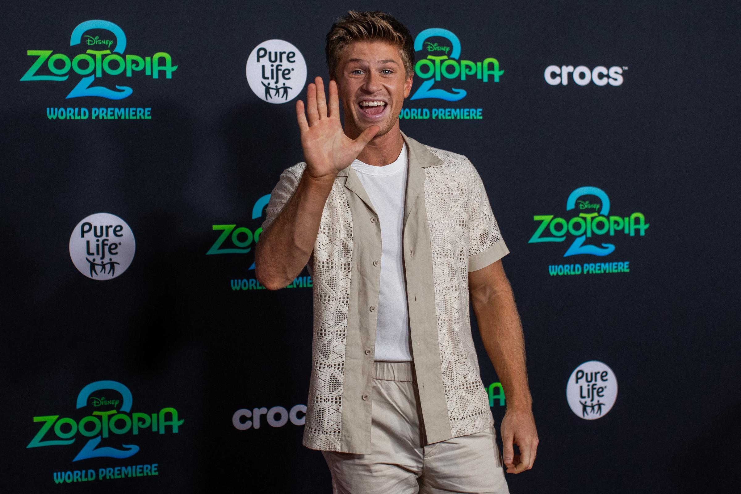 Robert Irwin besucht die Weltpremiere von „Zootopia 2“ von den Walt Disney Animation Studiosin Los Angeles, Kalifornien, am 13. November 2025. | Quelle: Getty Images