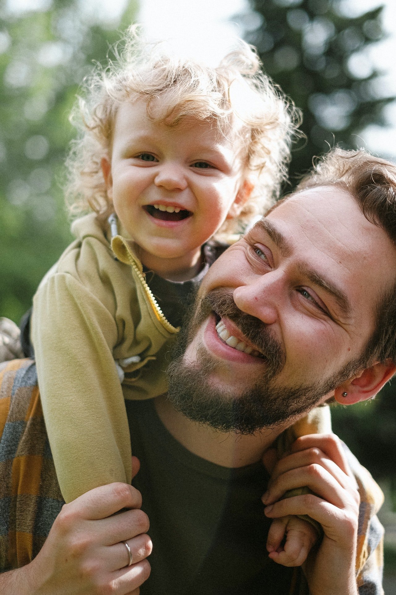 Andrew würde immer sein Sohn bleiben, egal was seine Ex getan hatte. | Quelle: Pexels