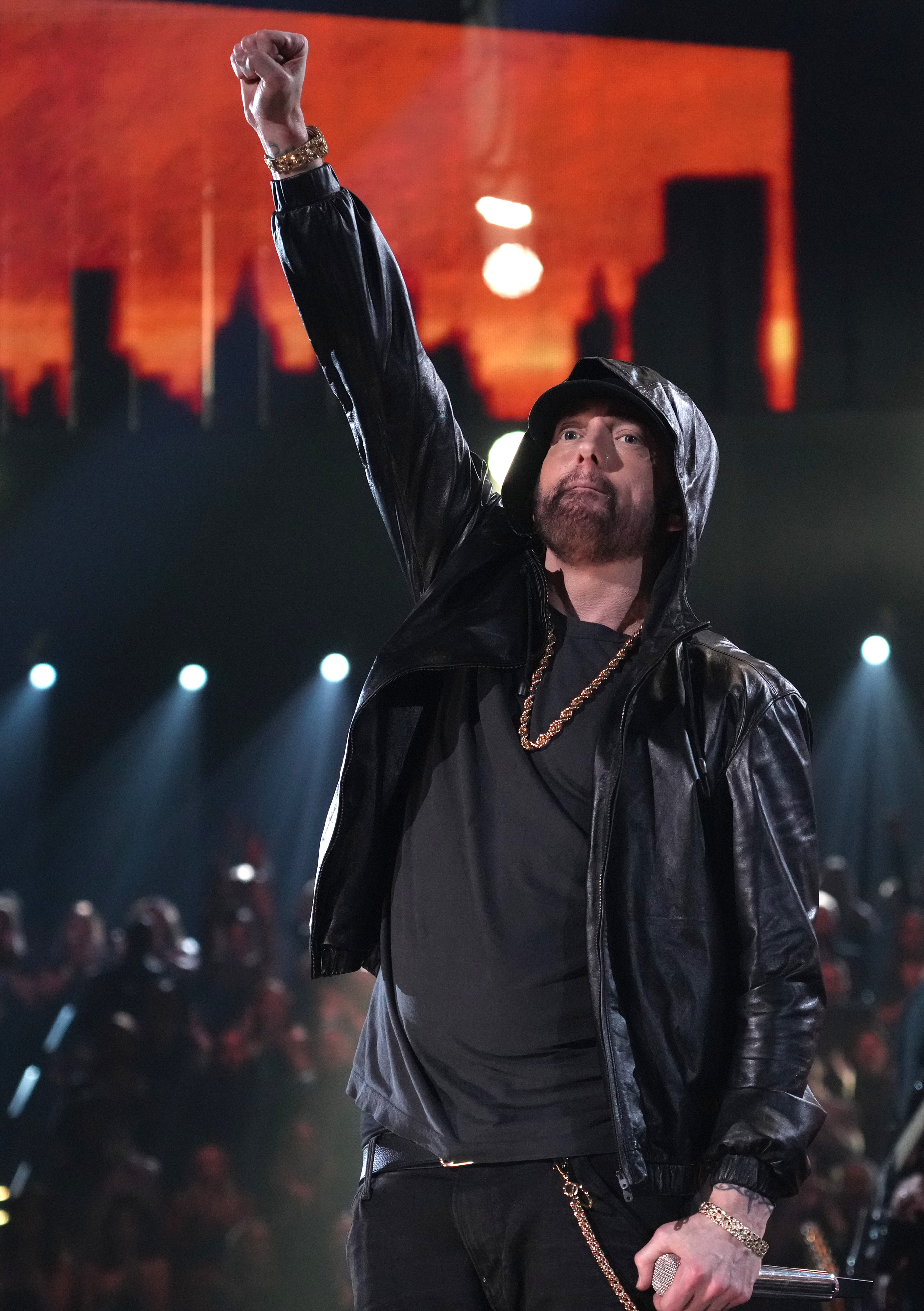 Eminem tritt bei seiner Einweihung in die 37. Rock & Roll Hall of Fame in Los Angeles am 5. November 2022 auf | Quelle: Getty Images