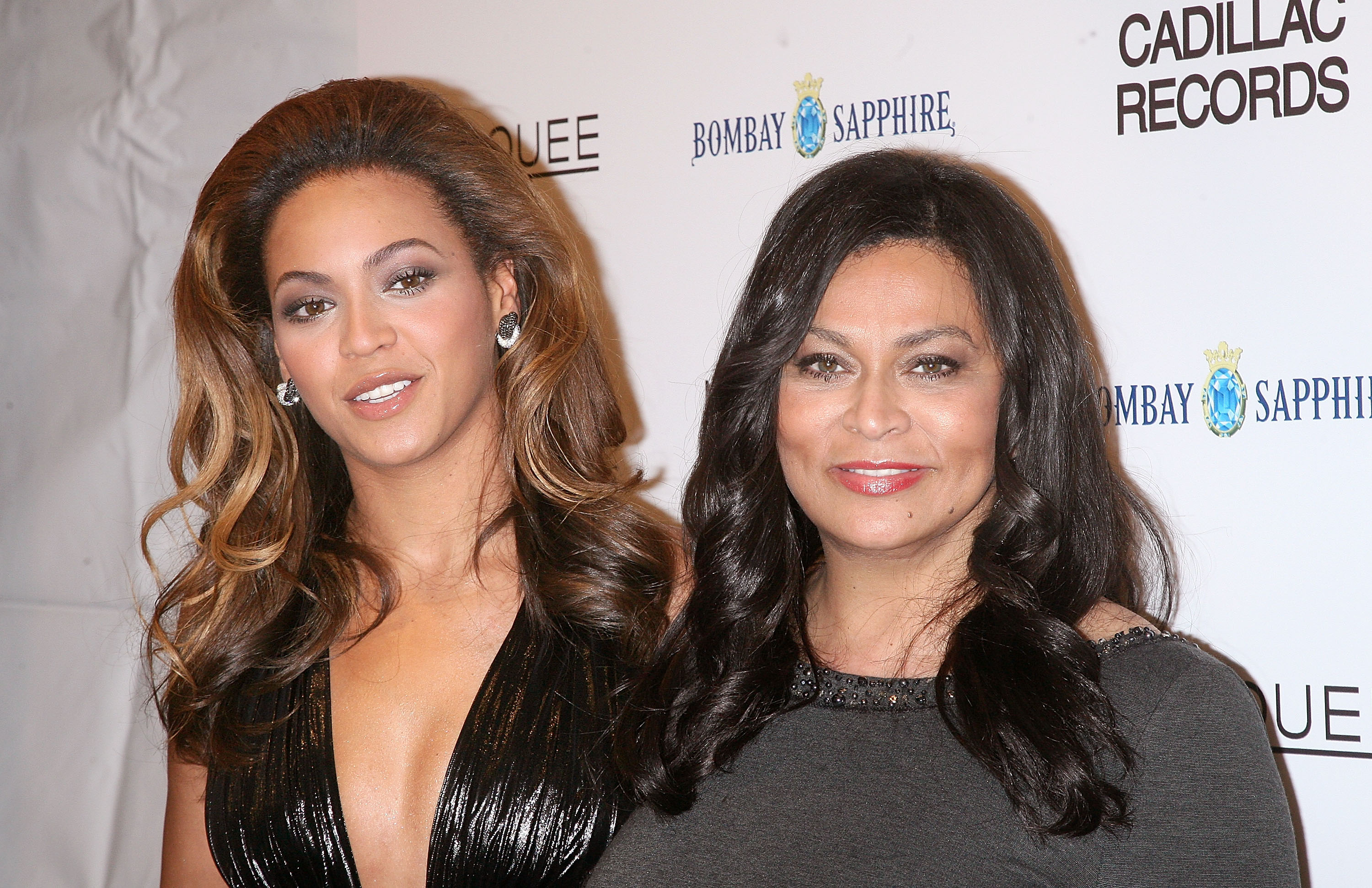 Beyoncé und ihre Mutter Tina Knowles bei der "Cadillac Records"-Premiere am 1. Dezember 2008 in New York City | Quelle: Getty Images