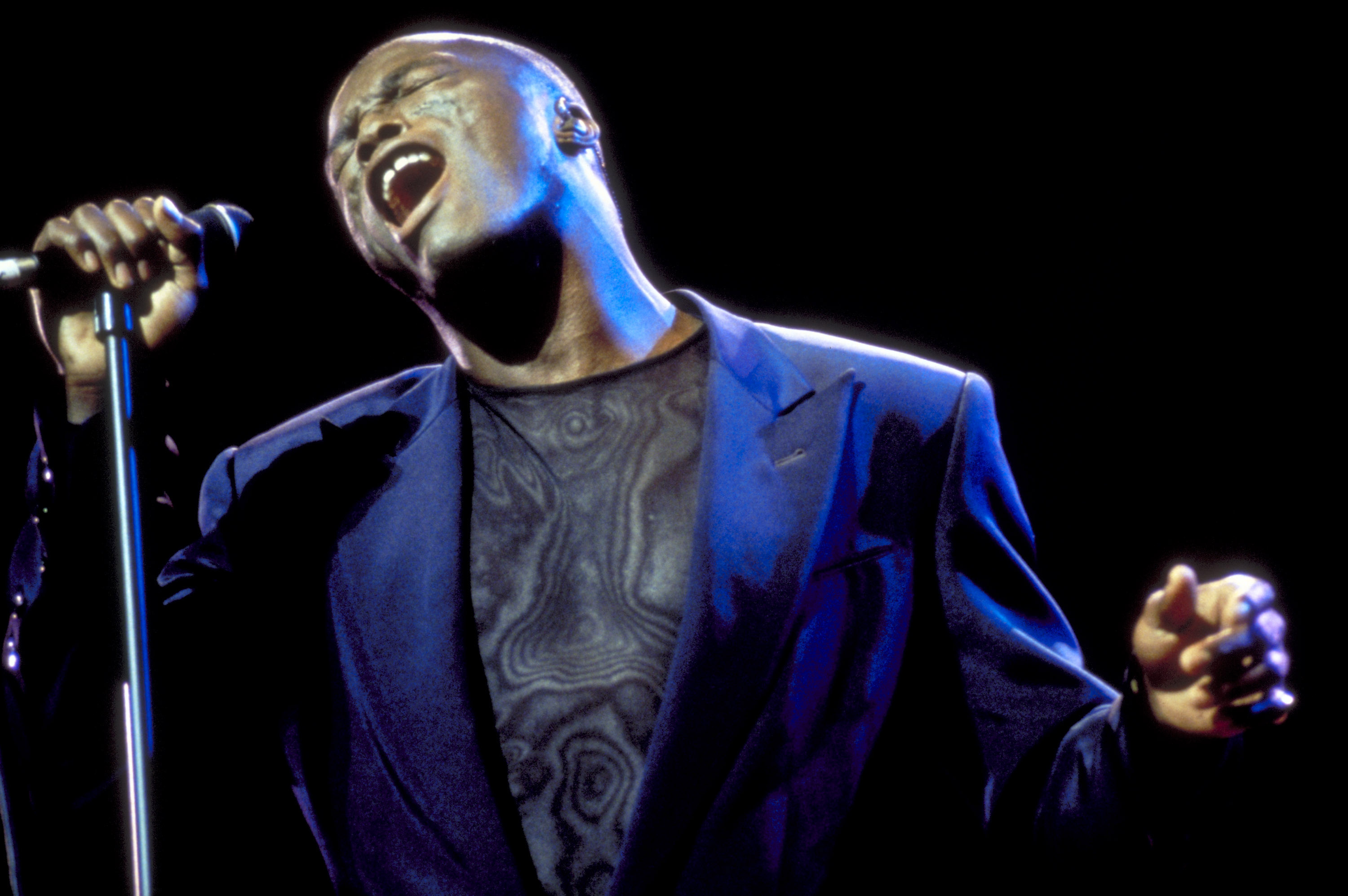 Seal tritt während des The Beat Goes On Concert Benefitting LIFEbeat am 24. Juni 1994 in New York City auf. | Quelle: Getty Images