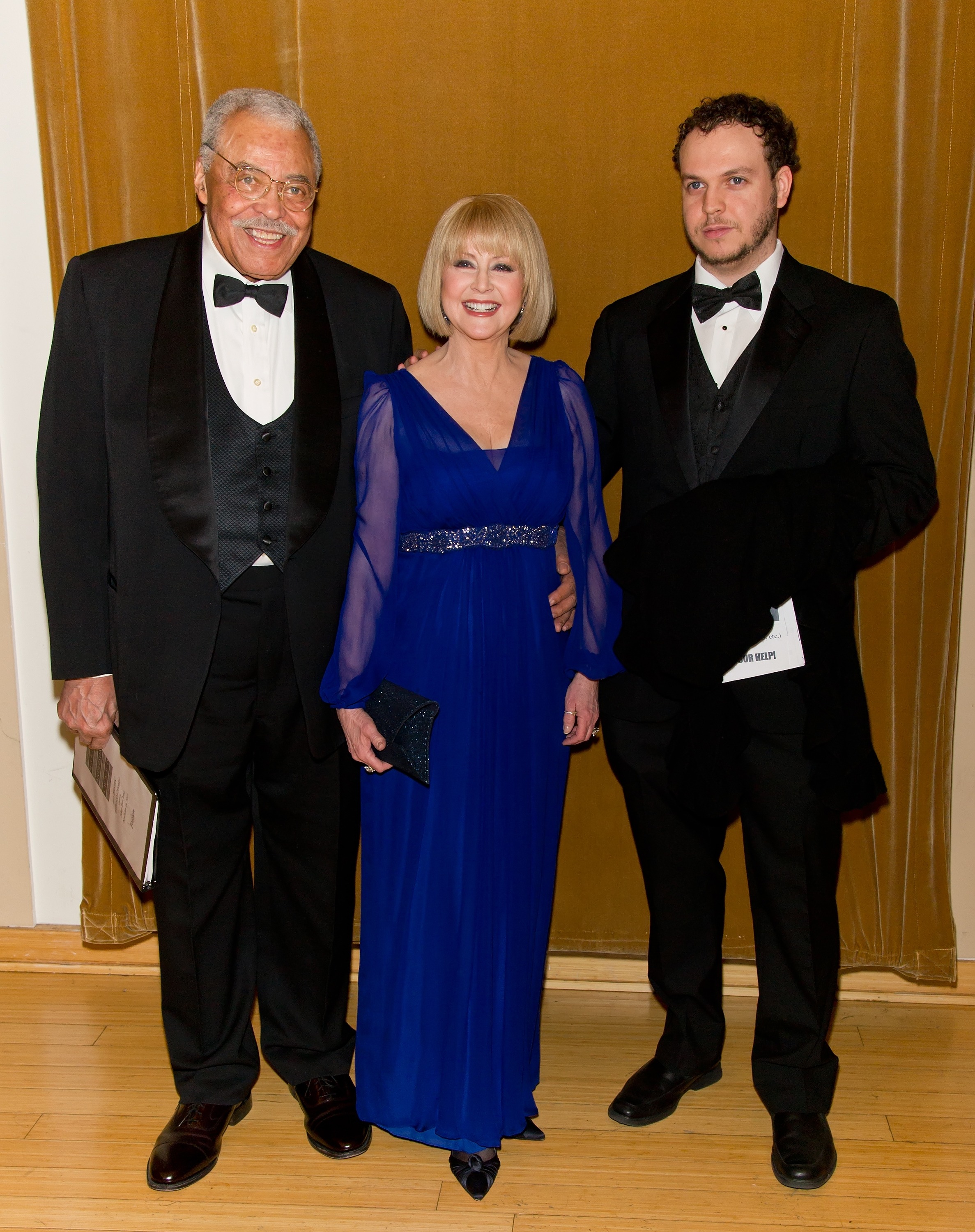 James Earl Jones, Cecilia Hart und Flynn Earl Jones bei der Marian Anderson Awards Gala 2012 am 19. November 2012 in Philadelphia, Pennsylvania. | Quelle: Getty Images