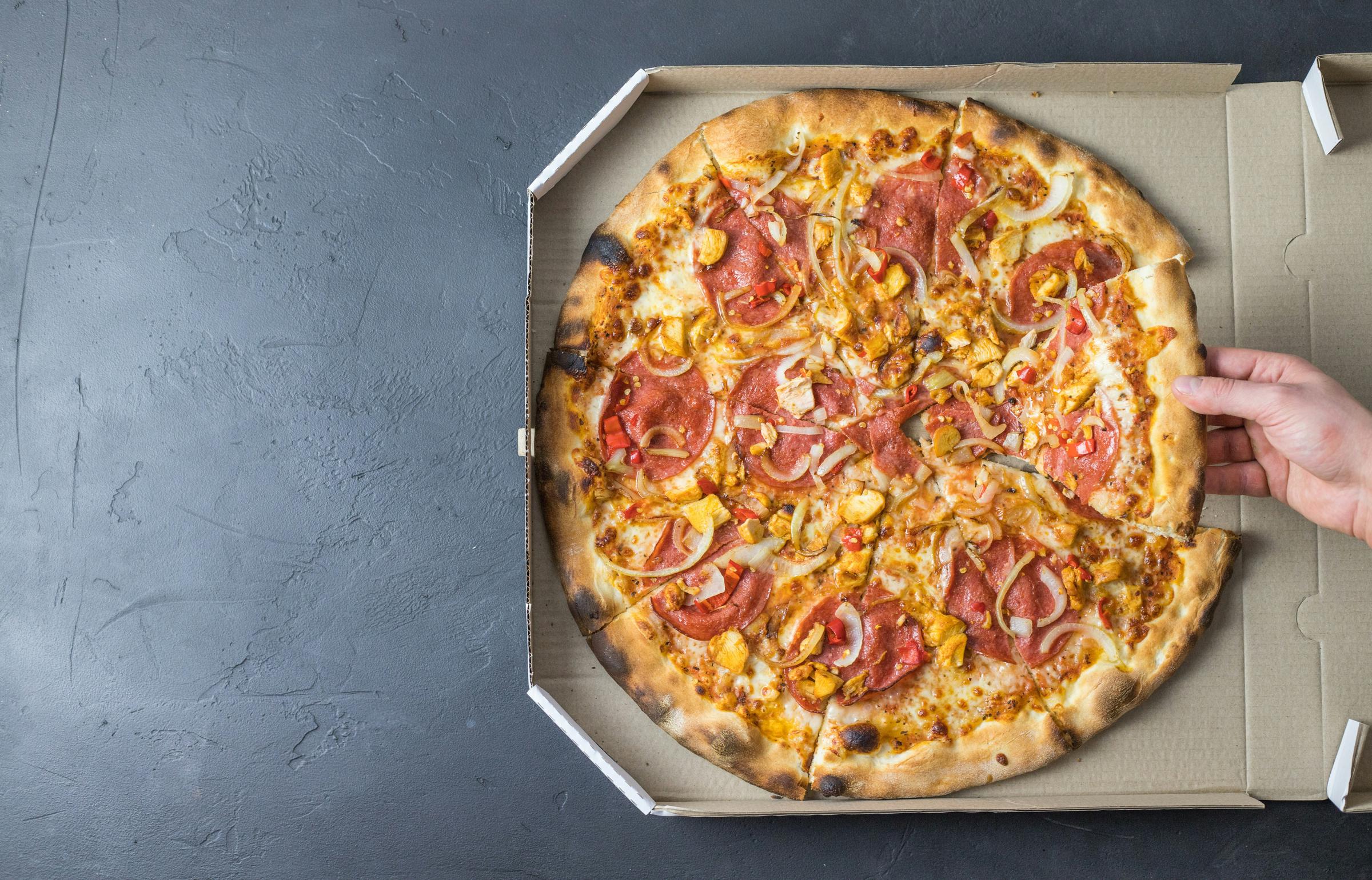 Ein Pizzakarton | Quelle: Unsplash