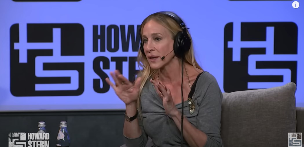 Sarah Jessica Parker spricht über das Altern, Facelifts und Botox am 28. Juni 2023 | Quelle: YouTube/The Howard Stern Show