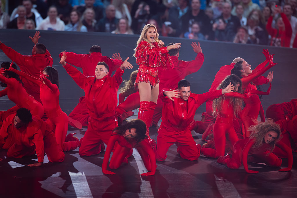 Helene Fischer tritt während der Eröffnungsshow der 360° Stadion Tour im Rudolf-Harbig-Stadion am 10. Juni 2026 in Dresden, Deutschland, auf. | Quelle: Getty Images
