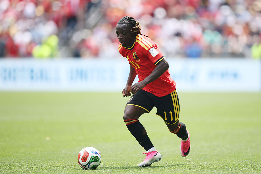 SEATTLE, WASHINGTON – 15. JUNI: Jeremy Doku (#11) aus Belgien nimmt den Ball während des Spiels der Gruppe G der FIFA-Weltmeisterschaft 2026 zwischen Belgien und Ägypten im Seattle Stadium am 15. Juni 2026 in Seattle, Washington, unter Kontrolle. | Quelle: Getty Images