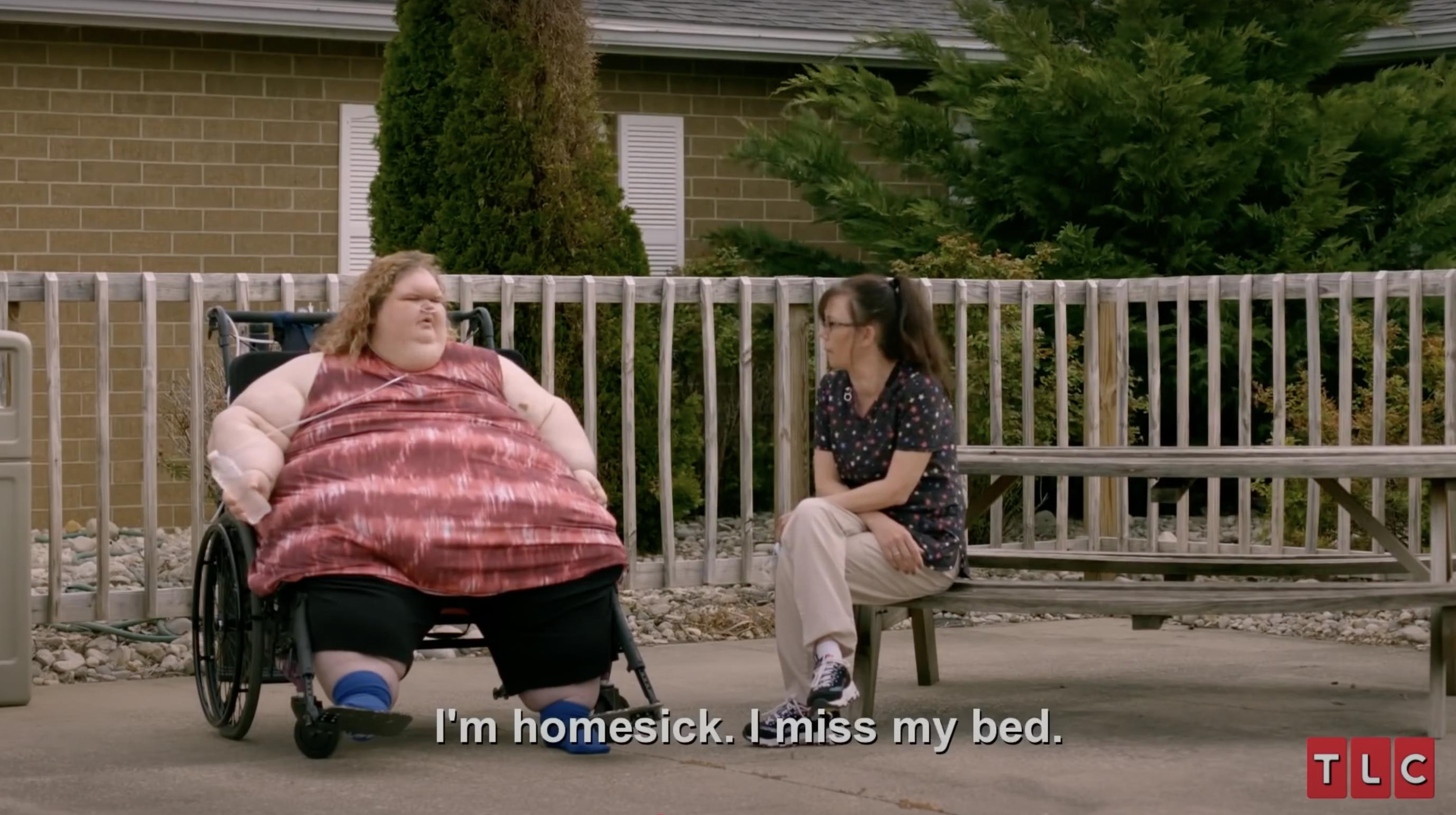 Eine Szene aus „1000-lb Sisters“, in der Tammy in der Reha 60 Pfund verlor, gepostet am 13. November 2021. | Quelle: YouTube/TLC