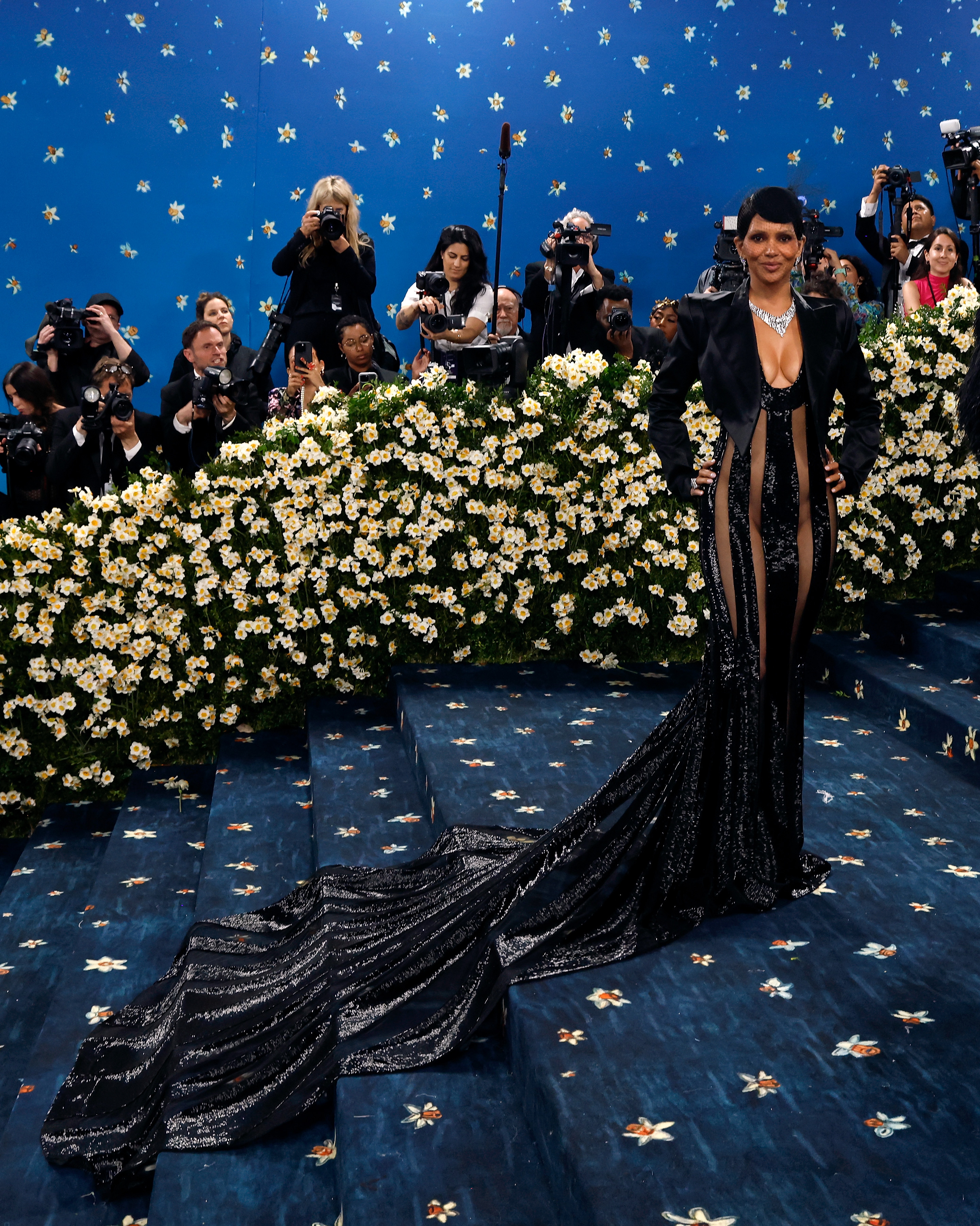 Halle Berry besucht „Superfine: Tailoring Black Style“, the Costume Institute Benefit, im Metropolitan Museum of Art am 5. Mai 2025 in New York City | Quelle: Getty Images